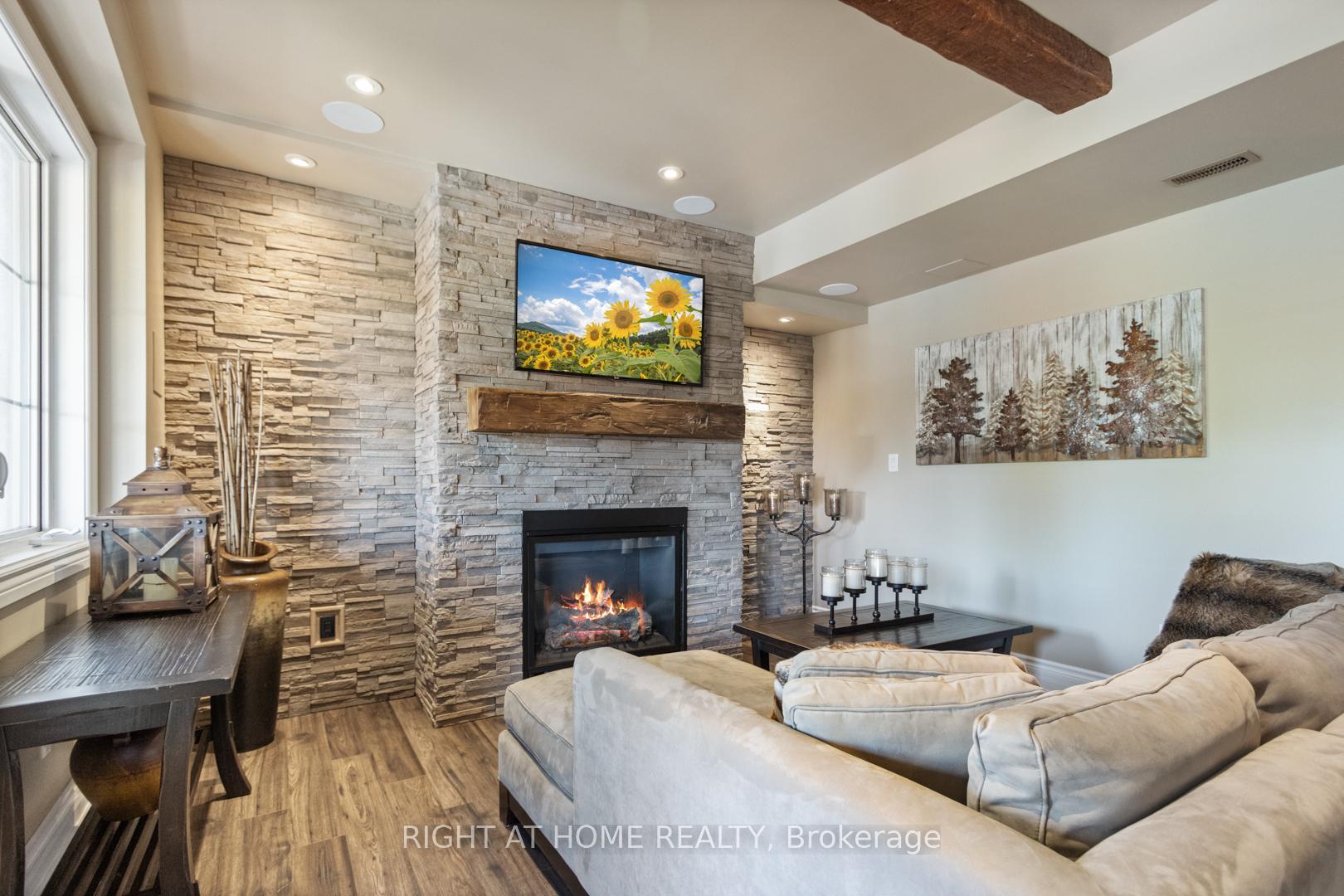 Photo 38 of 126 Vines Place, Aurora, Bayview Southeast — HOMEH