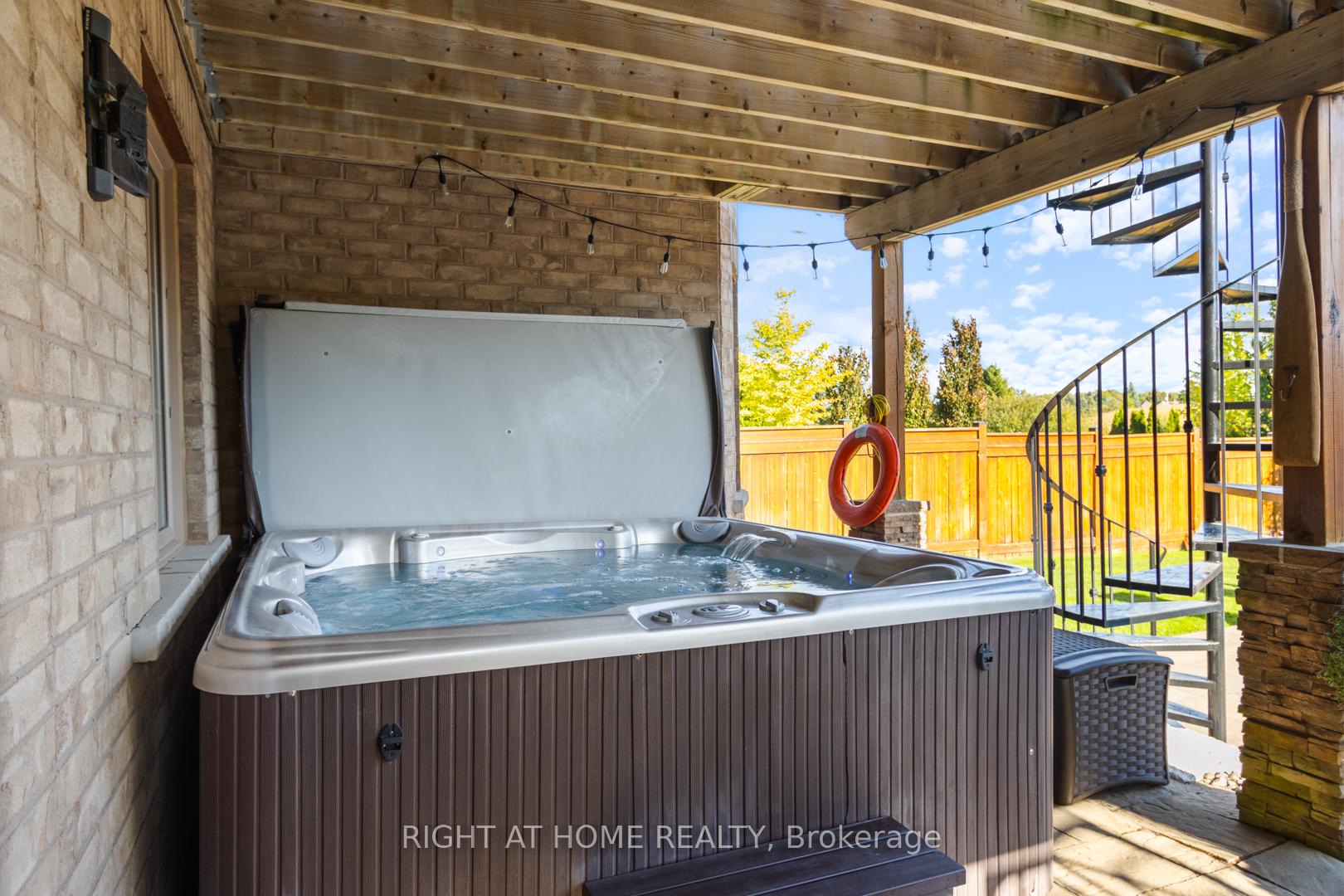 Photo 44 of 126 Vines Place, Aurora, Bayview Southeast — HOMEH