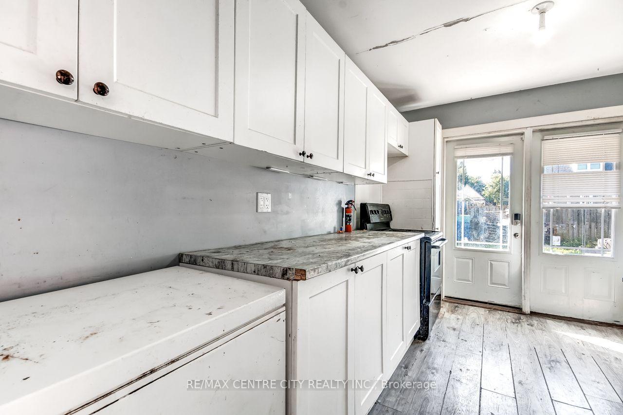 Photo 9 of 45 Locust Street, St. Thomas — HOMEH