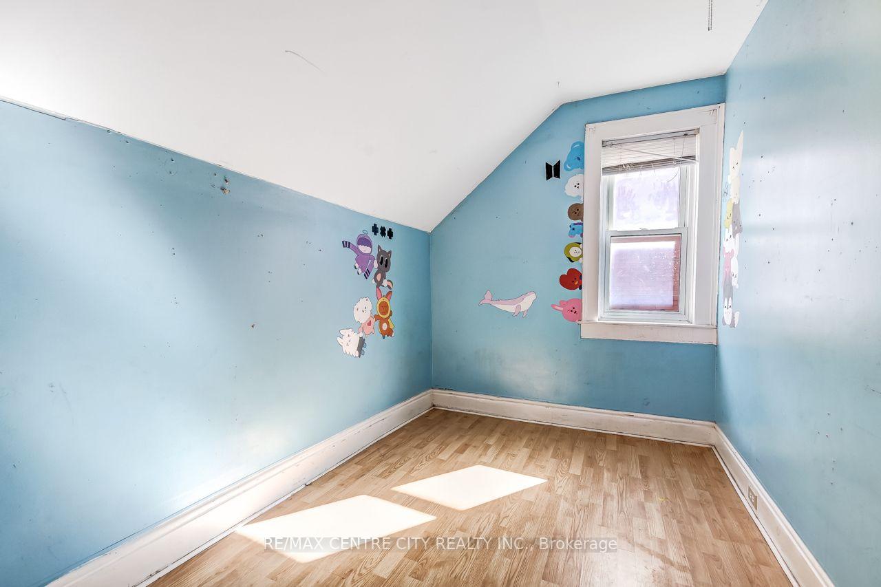 Photo 16 of 45 Locust Street, St. Thomas — HOMEH