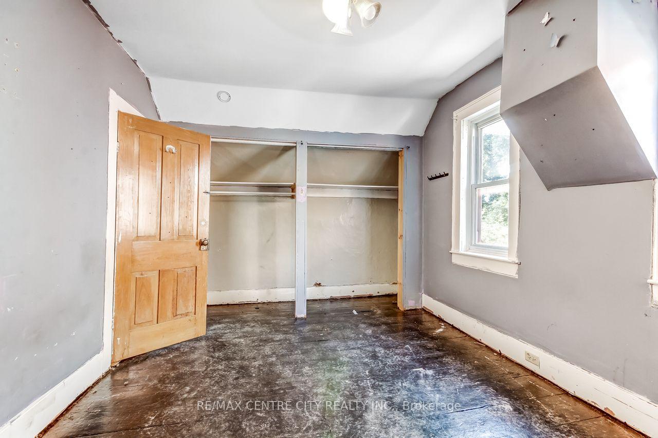 Photo 17 of 45 Locust Street, St. Thomas — HOMEH