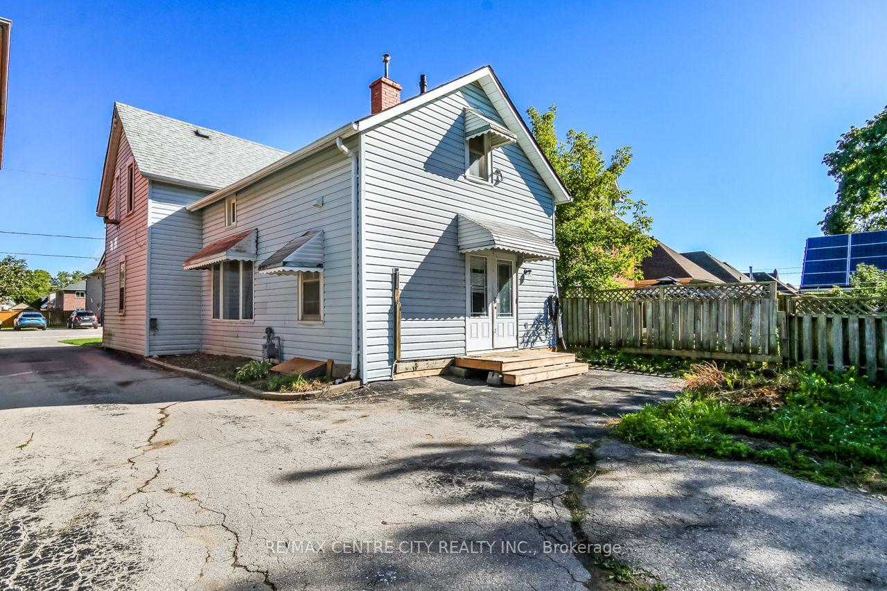 Photo 18 of 45 Locust Street, St. Thomas — HOMEH