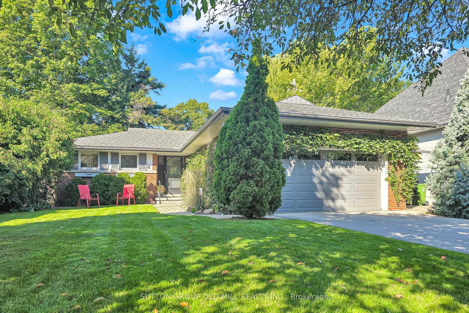 Photo 3 of 4 Ravenscrest Drive, Etobicoke, Princess-Rosethorn — HOMEH