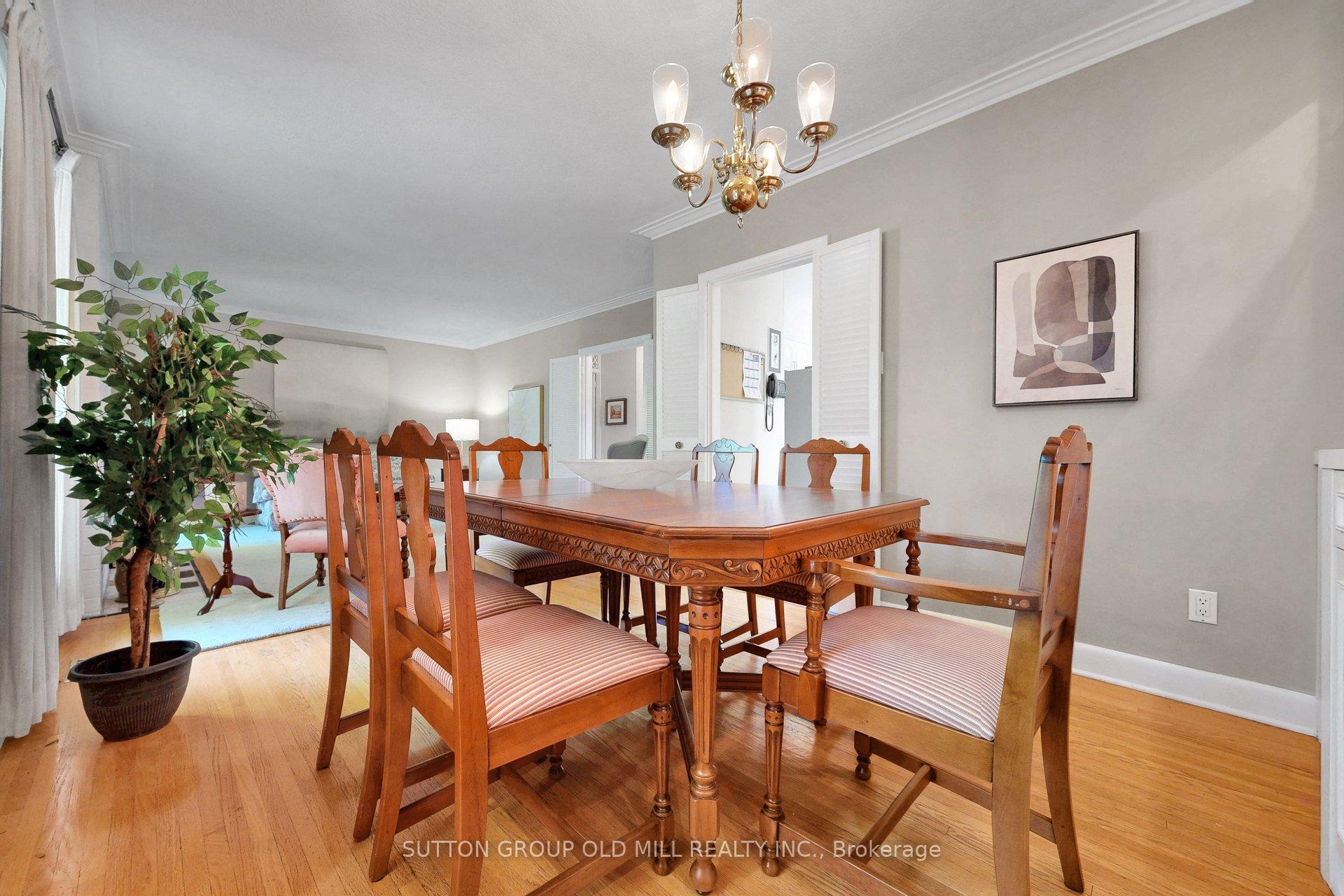 Photo 14 of 4 Ravenscrest Drive, Etobicoke, Princess-Rosethorn — HOMEH