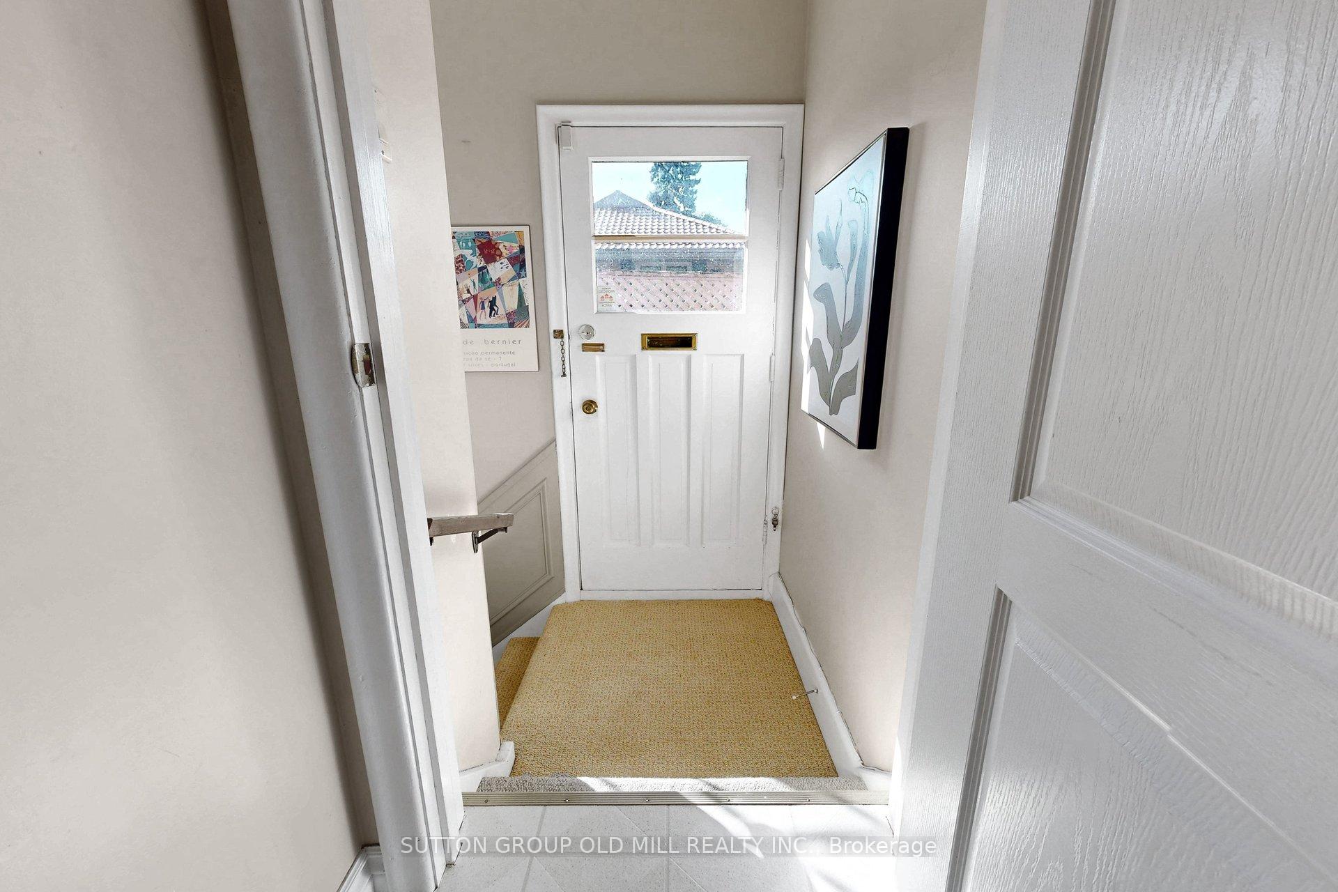 Photo 28 of 4 Ravenscrest Drive, Etobicoke, Princess-Rosethorn — HOMEH