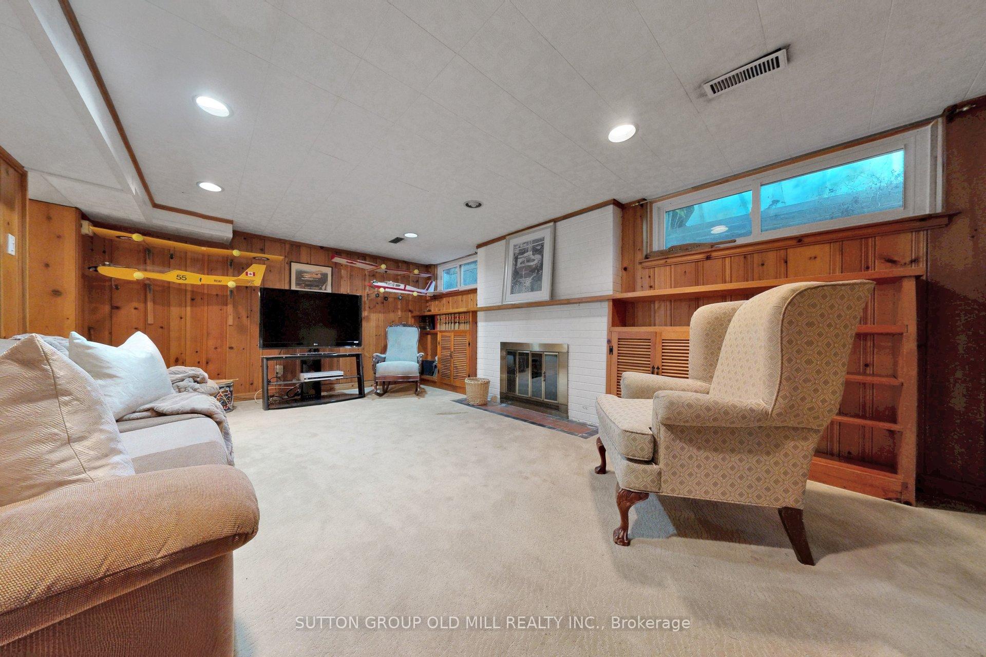 Photo 35 of 4 Ravenscrest Drive, Etobicoke, Princess-Rosethorn — HOMEH