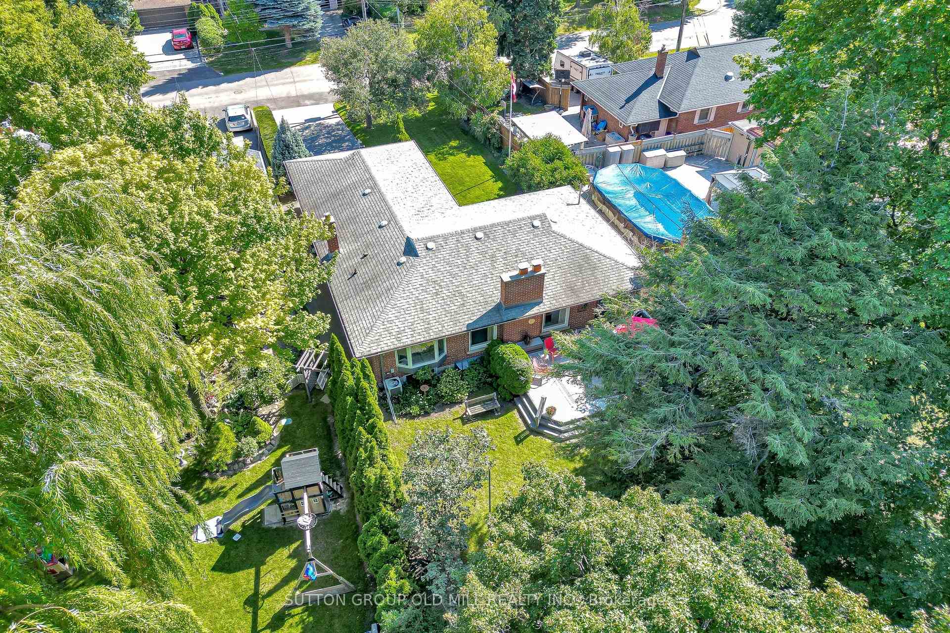 Photo 42 of 4 Ravenscrest Drive, Etobicoke, Princess-Rosethorn — HOMEH