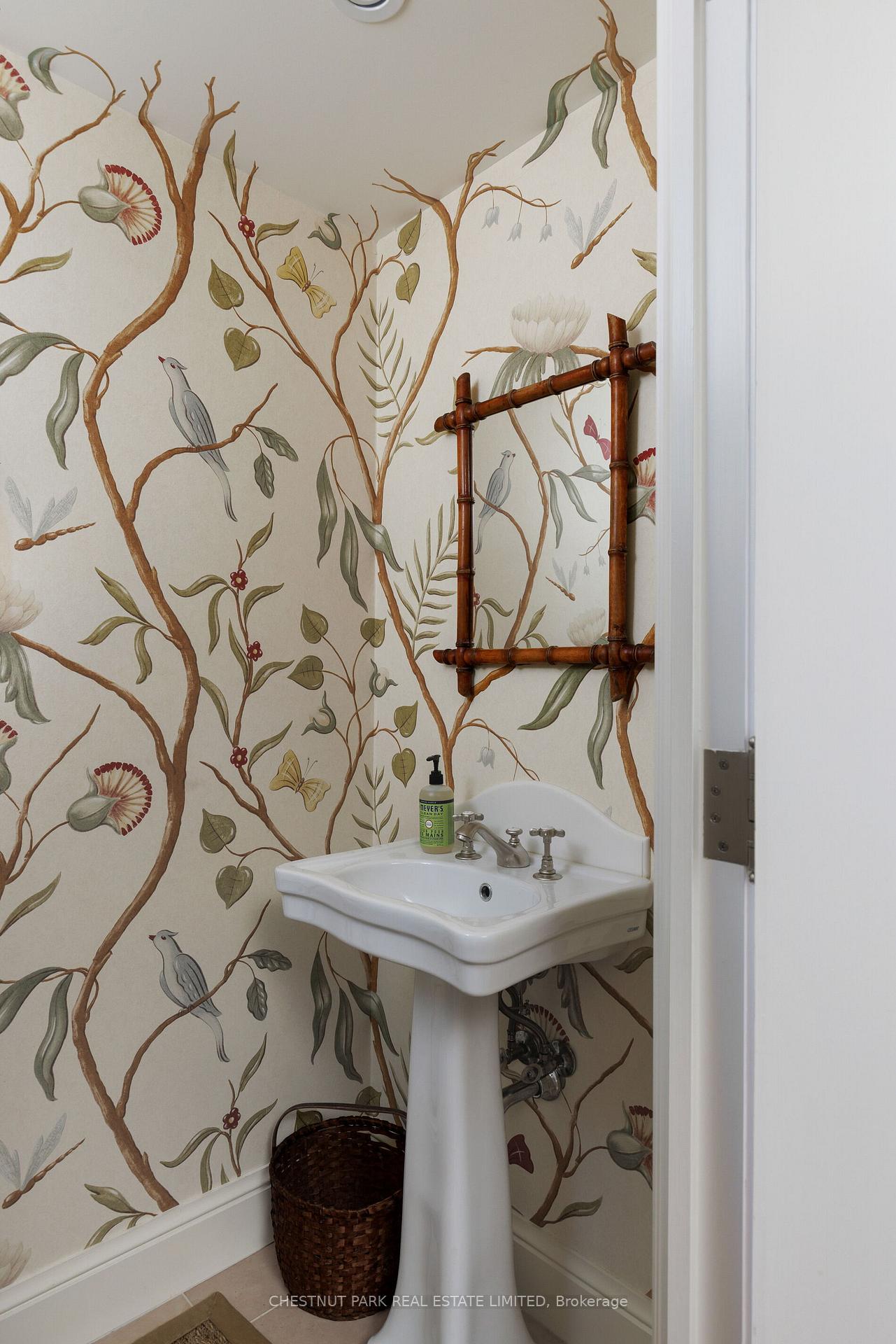 Photo 8 of Unit TH6, 94 Crescent Road, Toronto, Rosedale-Moore Park — HOMEH