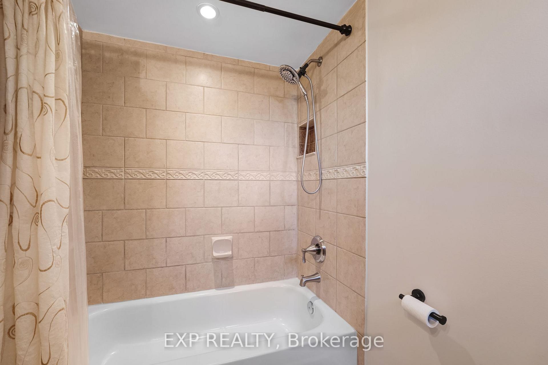 Photo 29 of 70 Natanya Boulevard, Georgina, Keswick North — HOMEH