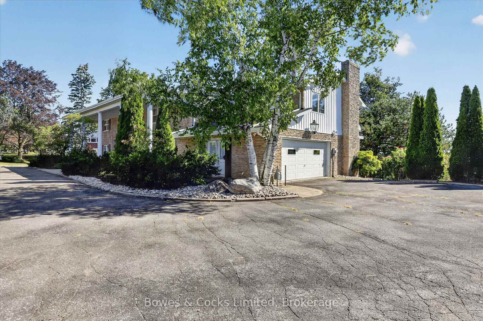 Photo 3 of 1562 Champlain Drive, Peterborough, Northcrest Ward 5 — HOMEH