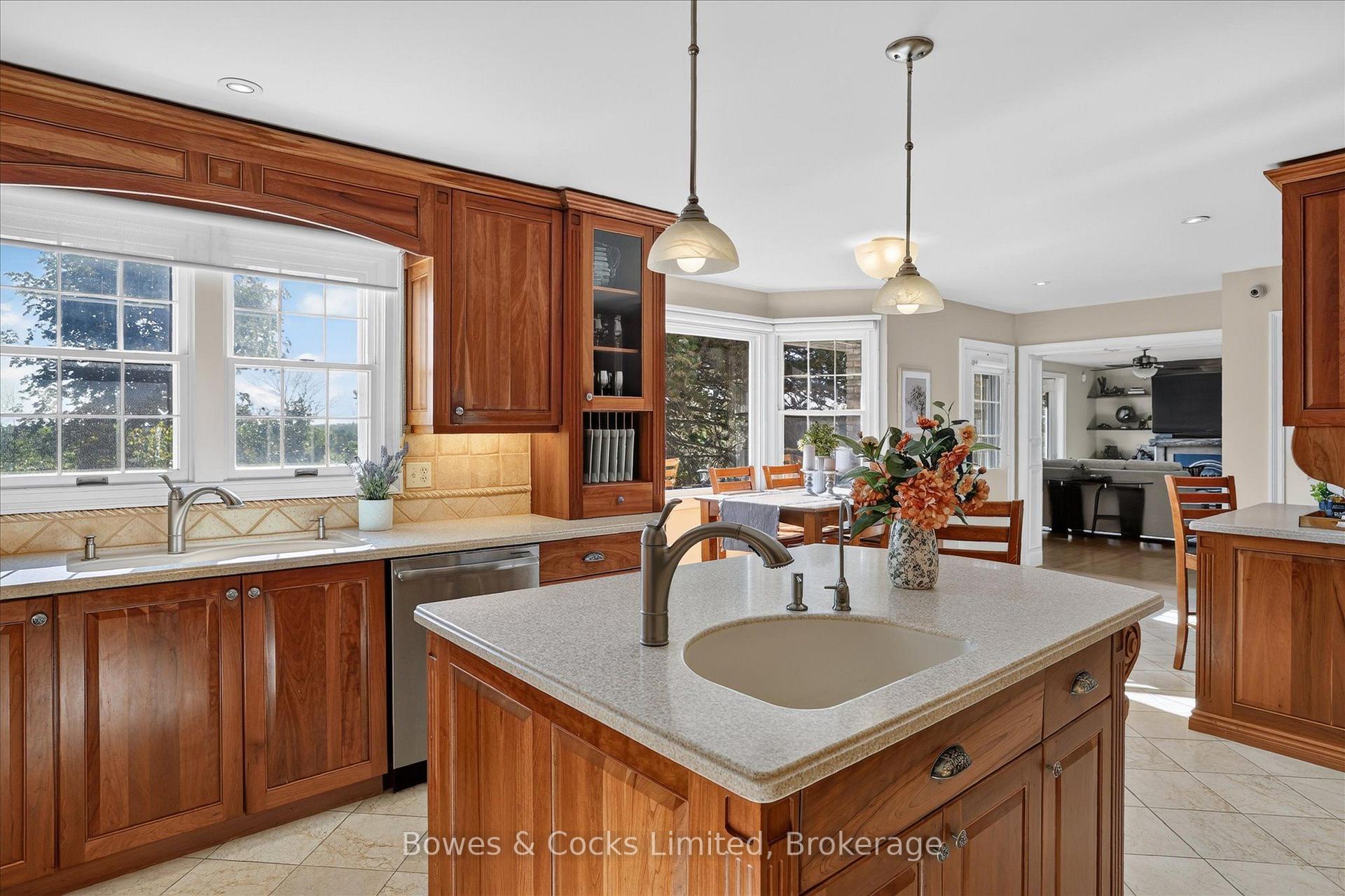 Photo 15 of 1562 Champlain Drive, Peterborough, Northcrest Ward 5 — HOMEH