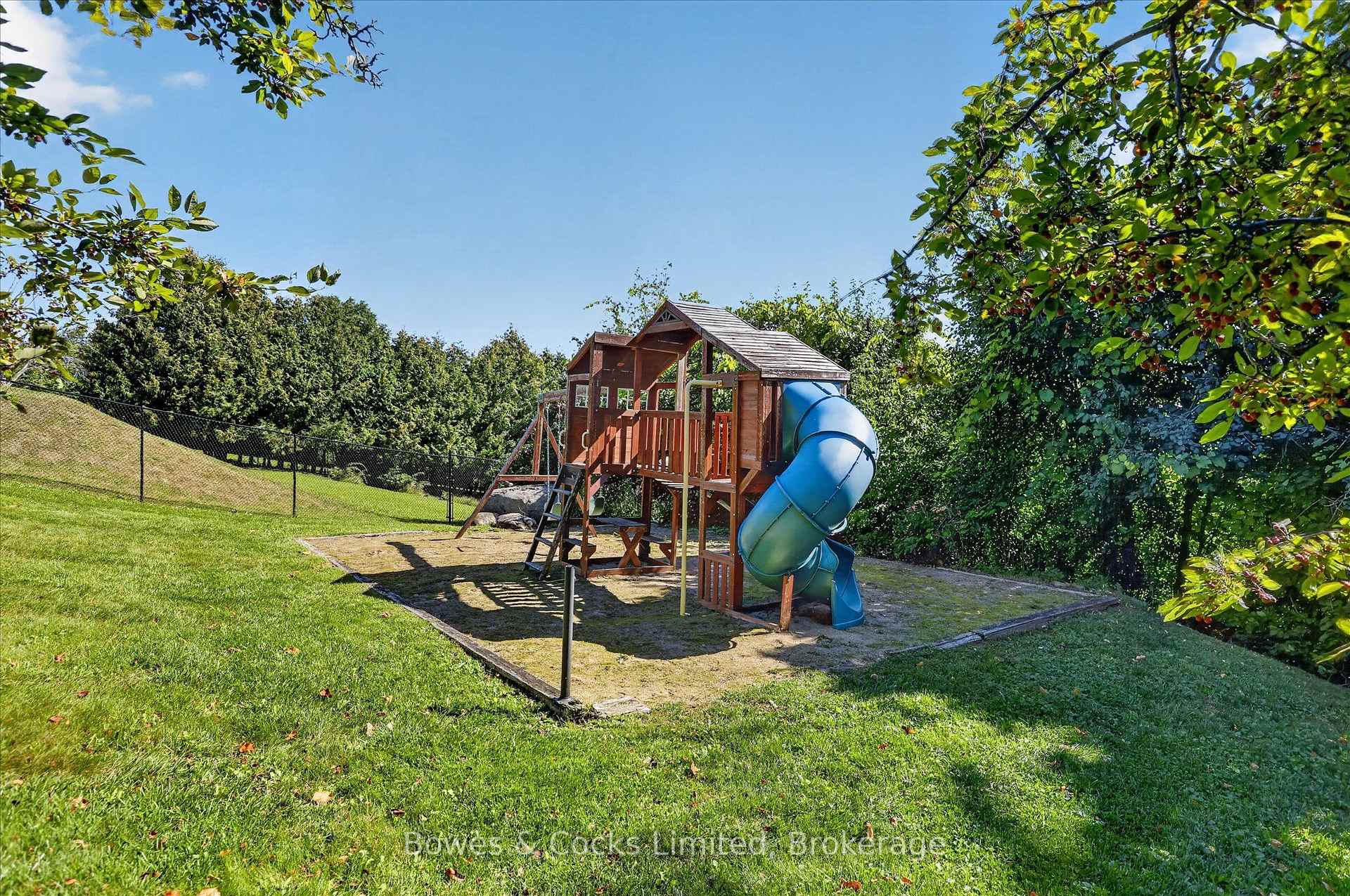 Photo 48 of 1562 Champlain Drive, Peterborough, Northcrest Ward 5 — HOMEH