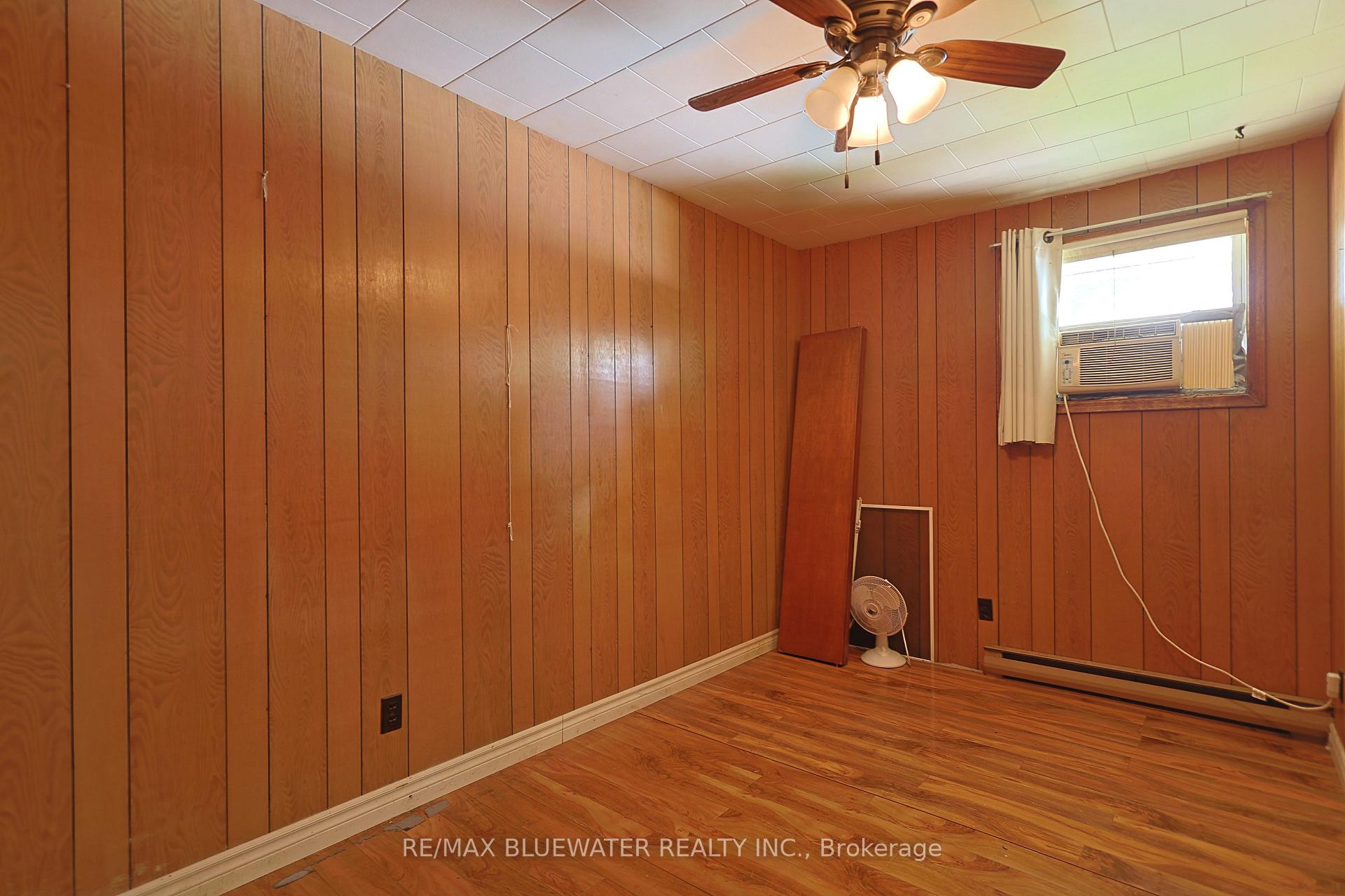 Photo 18 of 194 West Park Drive, North Middlesex, Parkhill — HOMEH