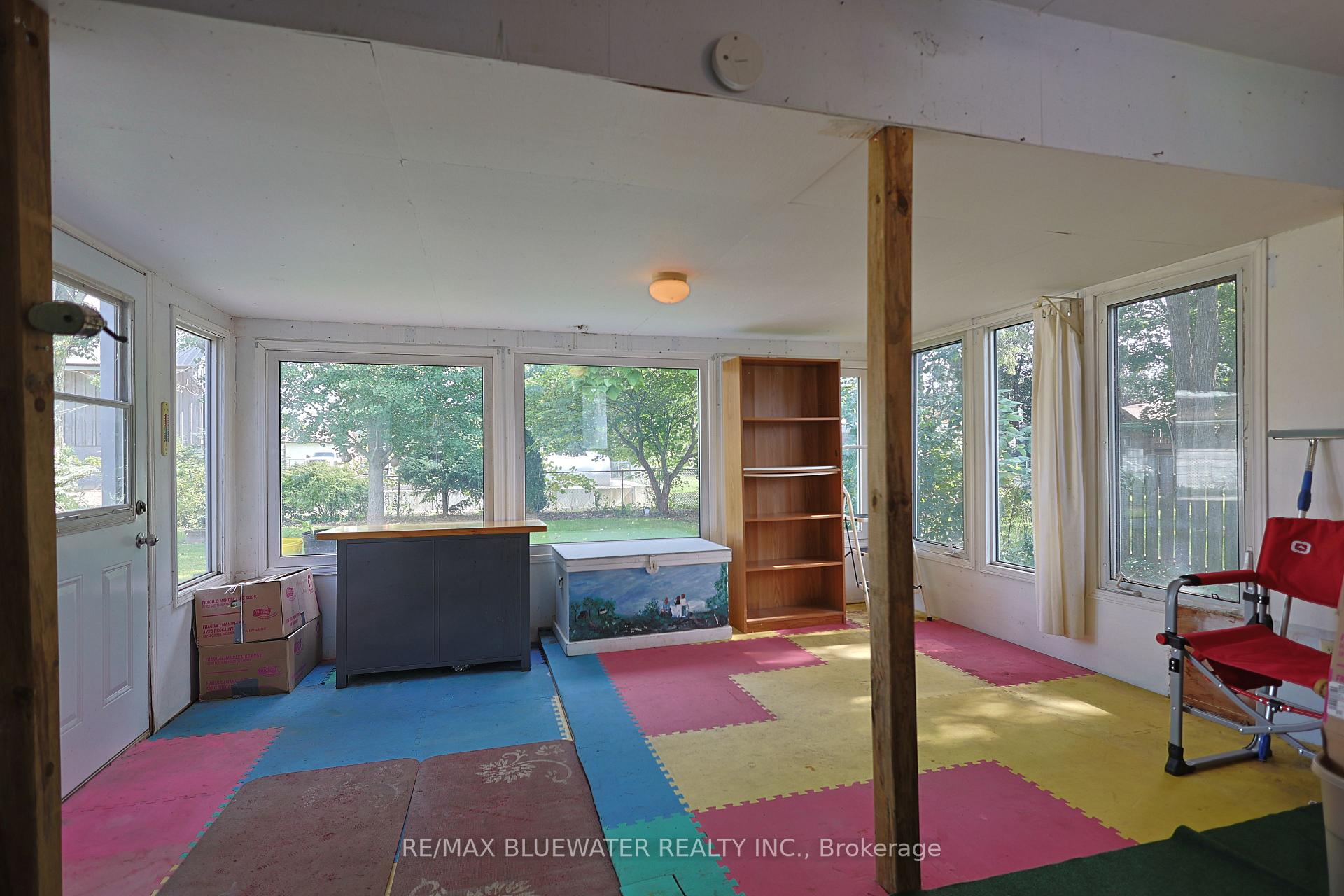 Photo 23 of 194 West Park Drive, North Middlesex, Parkhill — HOMEH