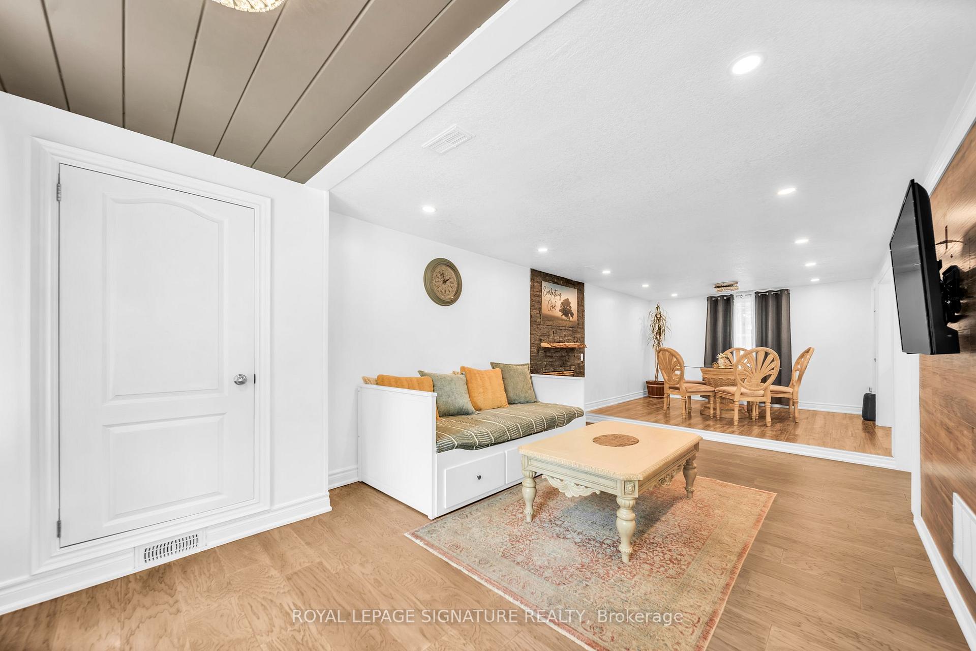Photo 3 of 2020 Kate Avenue, Innisfil, Alcona — HOMEH