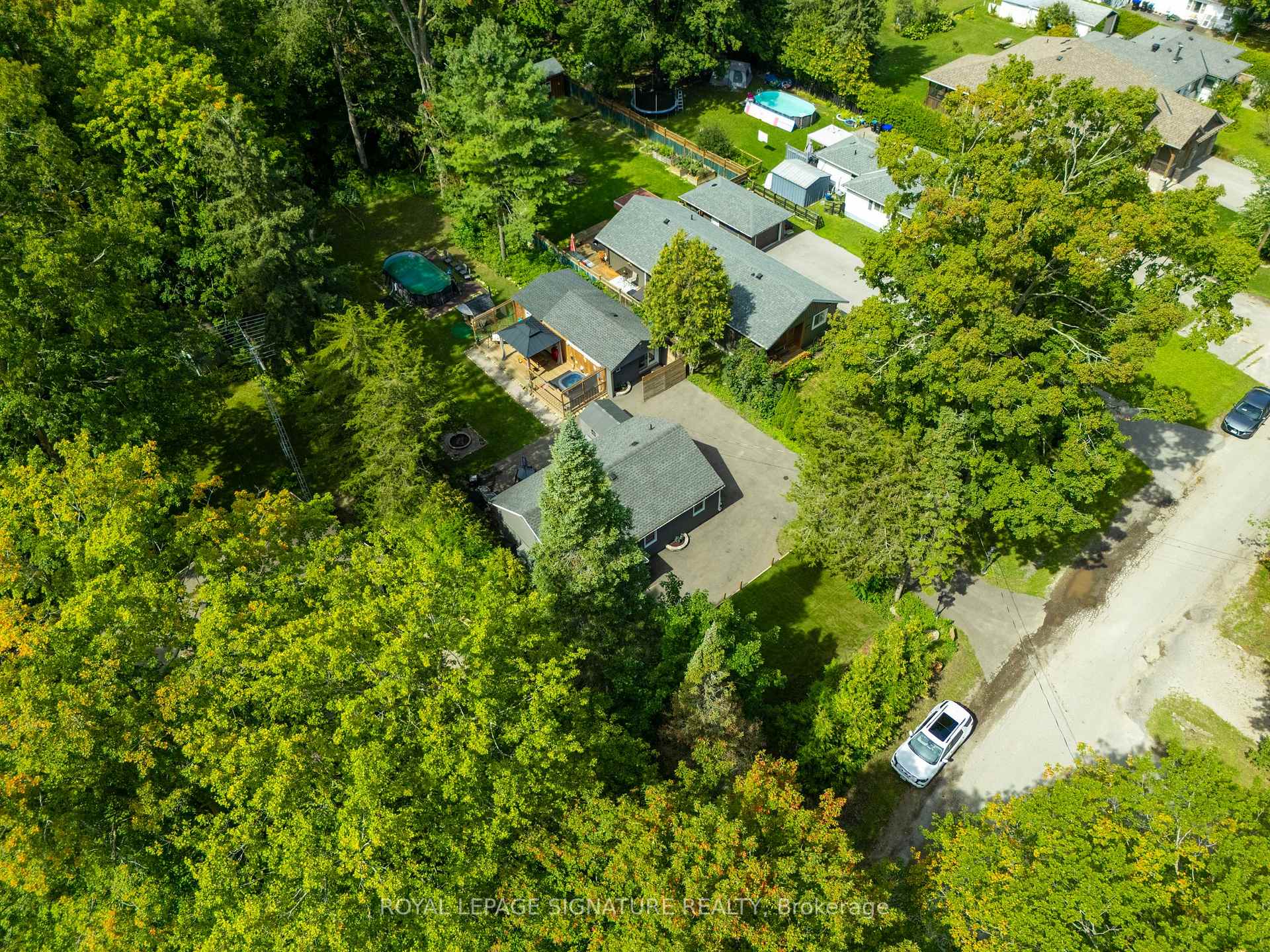 Photo 45 of 2020 Kate Avenue, Innisfil, Alcona — HOMEH