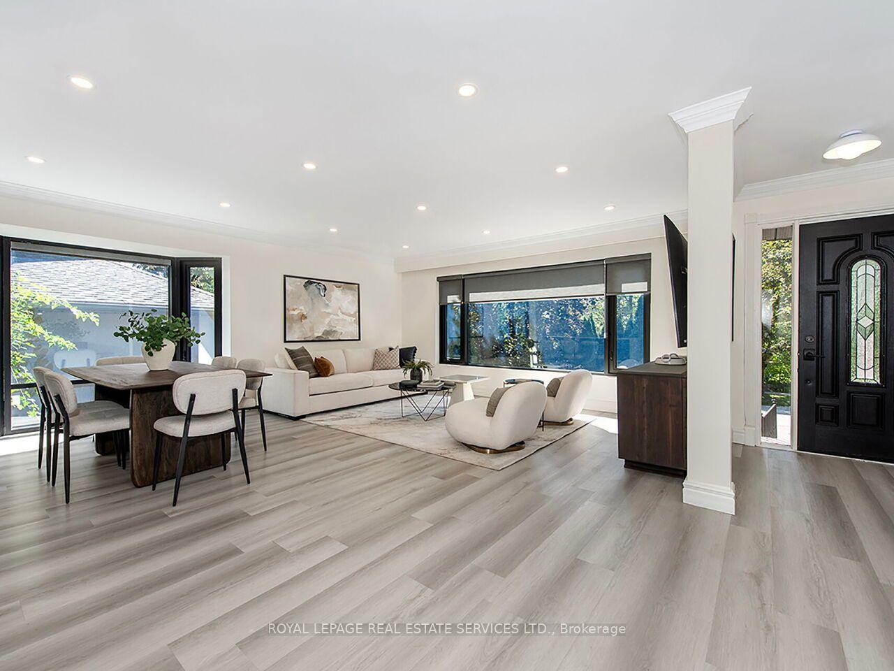 Photo 6 of 35 Fernalroy Boulevard, Etobicoke, Stonegate-Queensway — HOMEH
