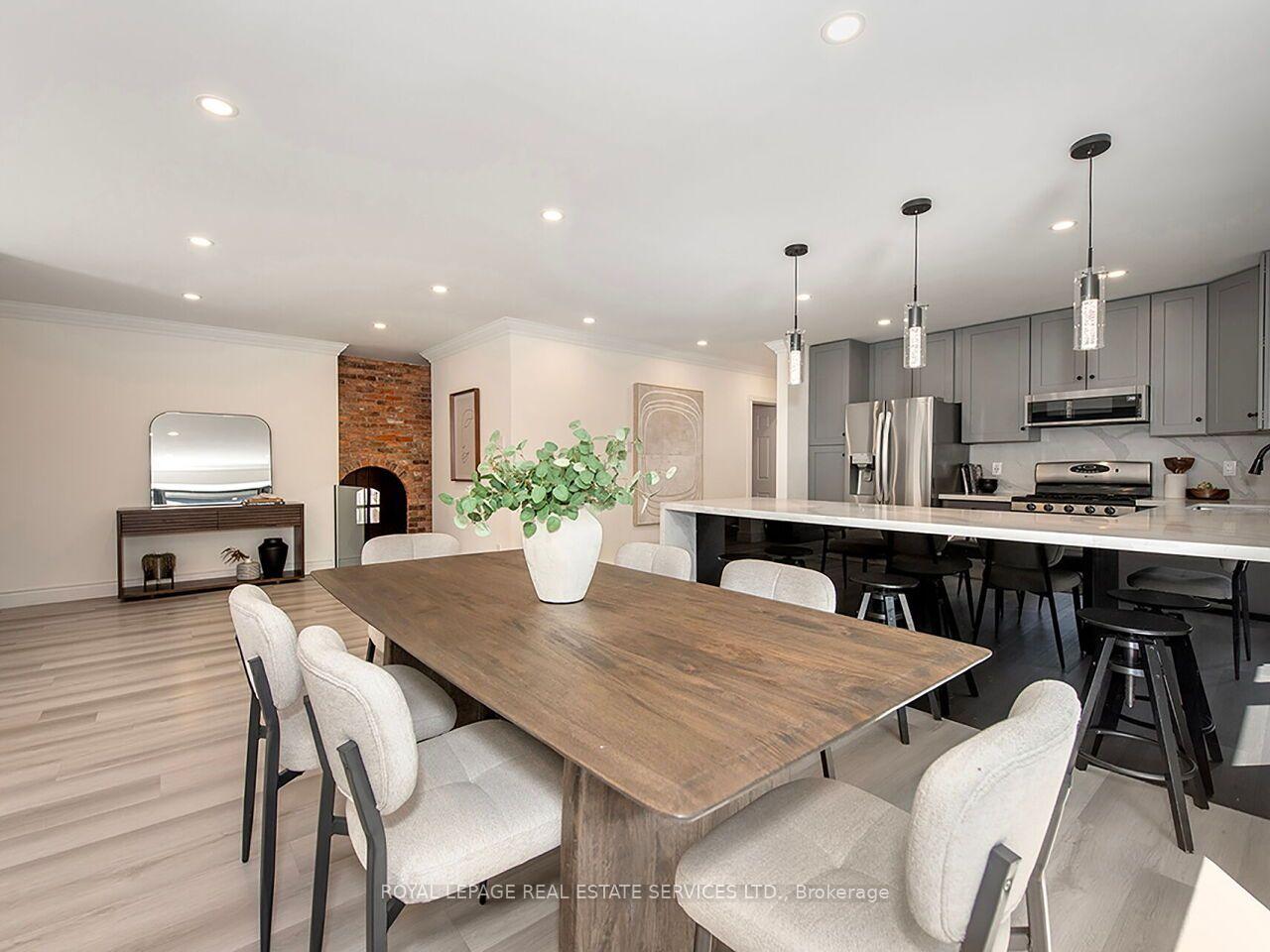 Photo 10 of 35 Fernalroy Boulevard, Etobicoke, Stonegate-Queensway — HOMEH