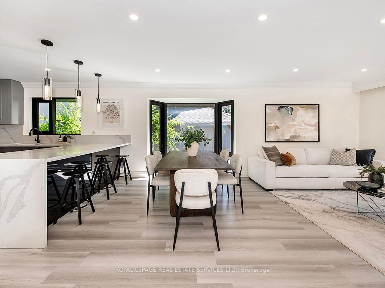 Photo 12 of 35 Fernalroy Boulevard, Etobicoke, Stonegate-Queensway — HOMEH