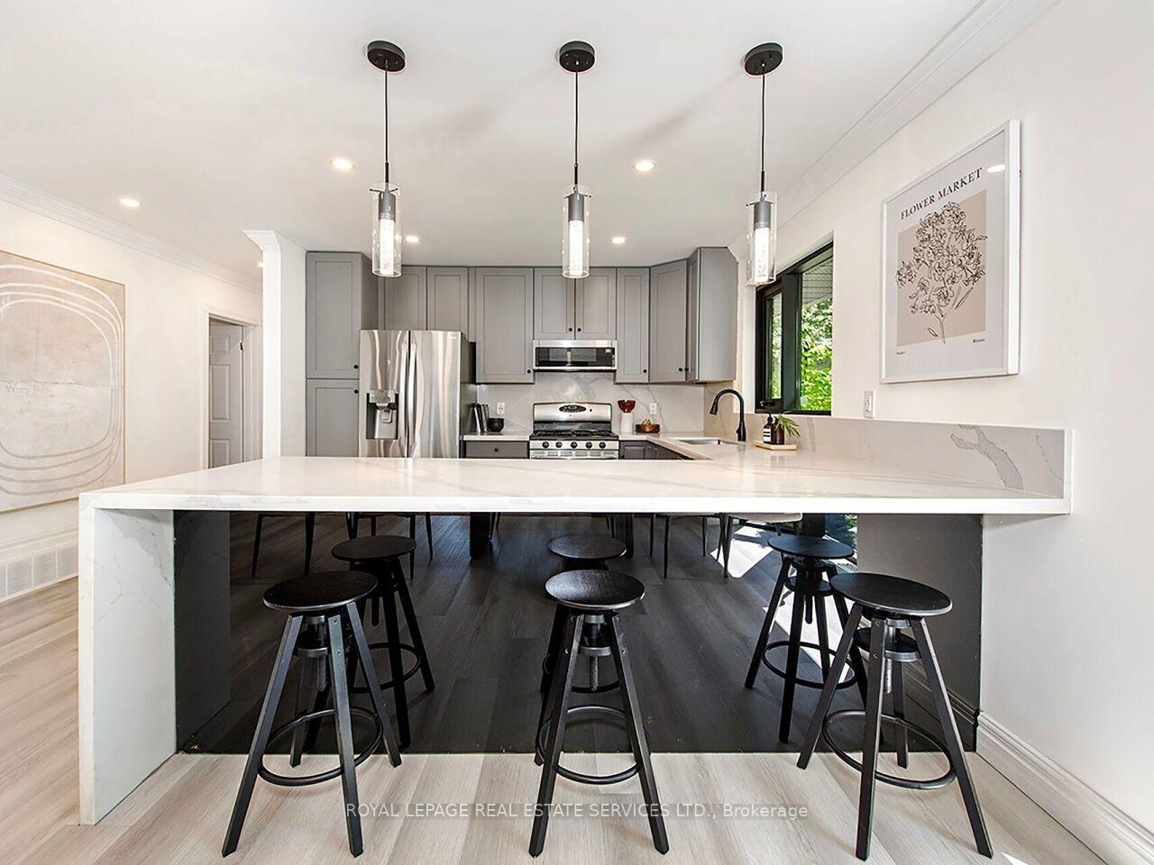 Photo 13 of 35 Fernalroy Boulevard, Etobicoke, Stonegate-Queensway — HOMEH