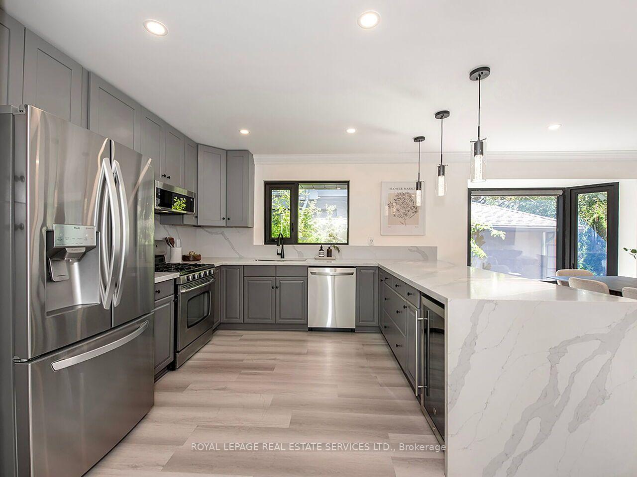 Photo 14 of 35 Fernalroy Boulevard, Etobicoke, Stonegate-Queensway — HOMEH