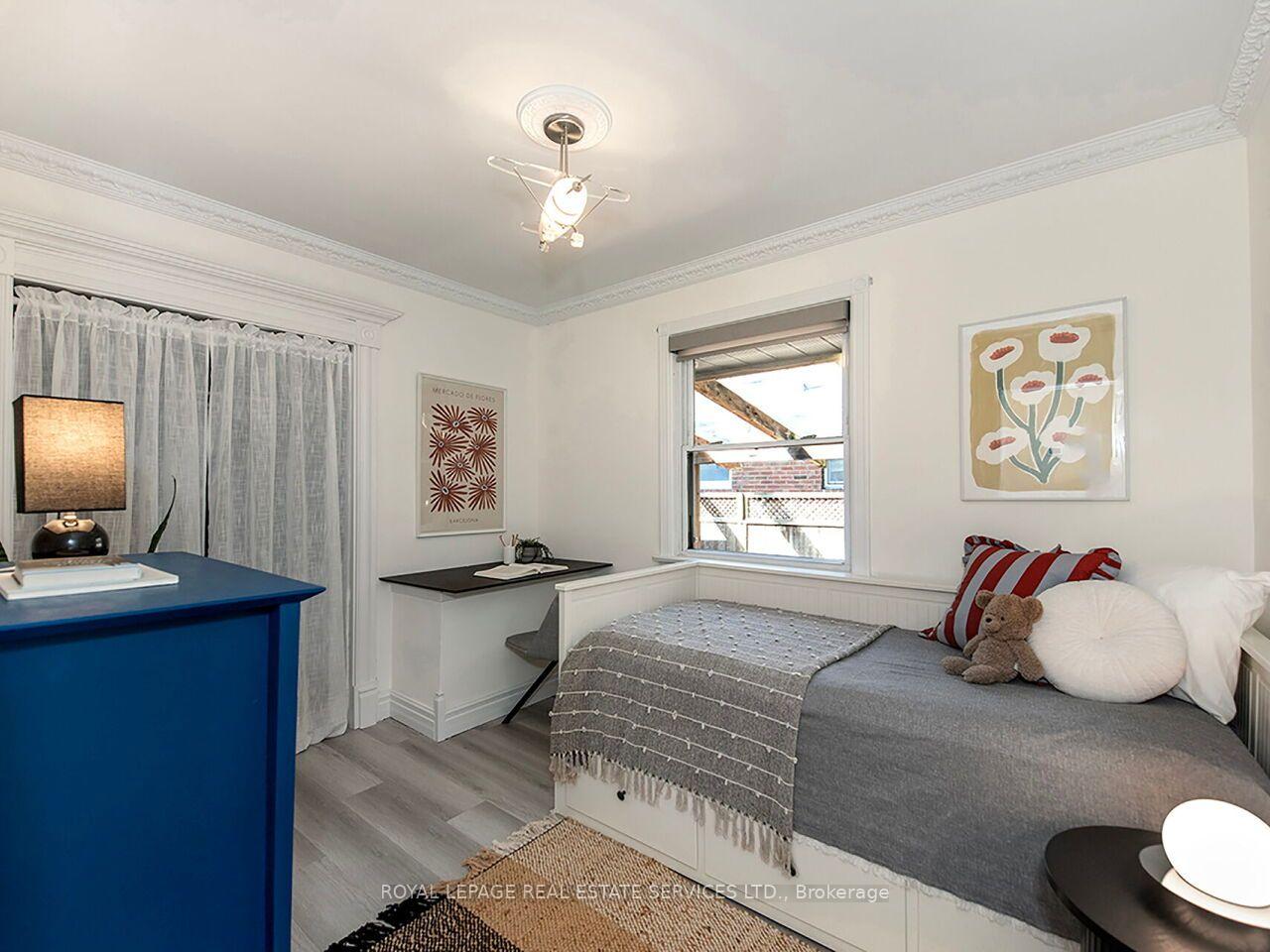 Photo 19 of 35 Fernalroy Boulevard, Etobicoke, Stonegate-Queensway — HOMEH