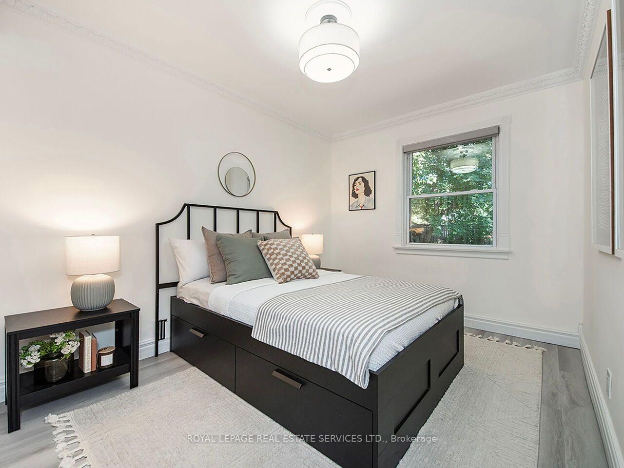 Photo 21 of 35 Fernalroy Boulevard, Etobicoke, Stonegate-Queensway — HOMEH