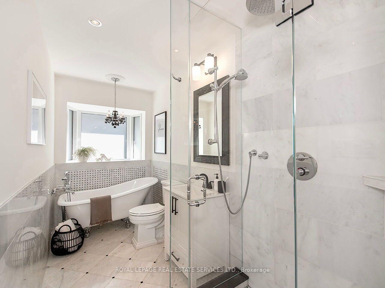 Photo 24 of 35 Fernalroy Boulevard, Etobicoke, Stonegate-Queensway — HOMEH