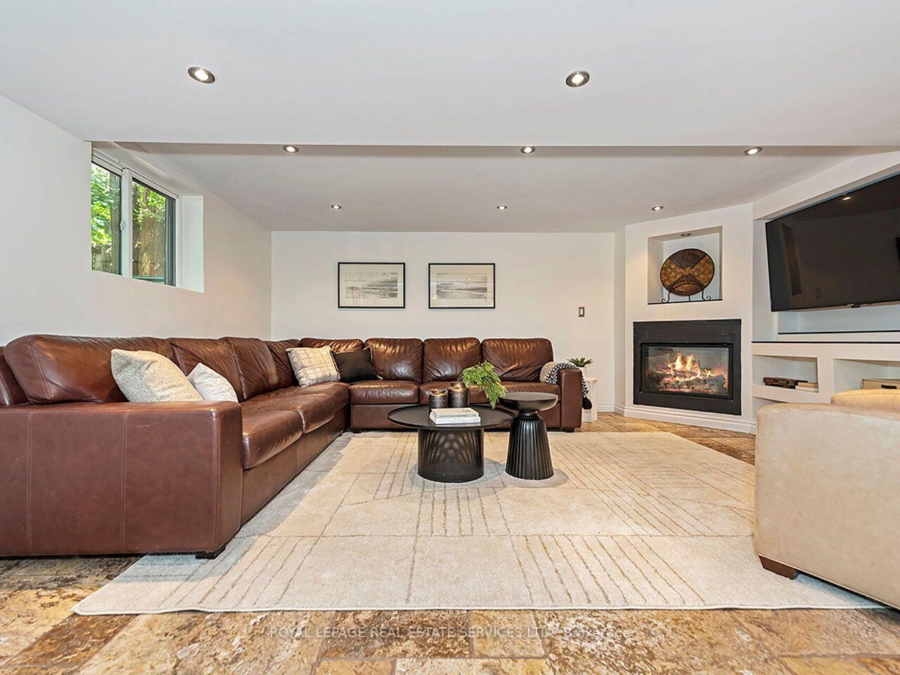Photo 30 of 35 Fernalroy Boulevard, Etobicoke, Stonegate-Queensway — HOMEH