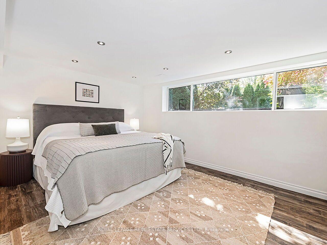Photo 38 of 35 Fernalroy Boulevard, Etobicoke, Stonegate-Queensway — HOMEH