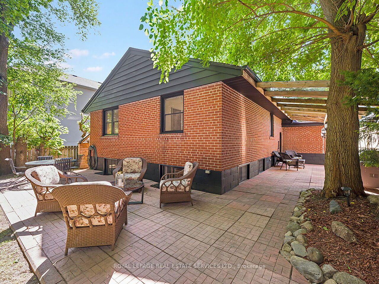 Photo 41 of 35 Fernalroy Boulevard, Etobicoke, Stonegate-Queensway — HOMEH