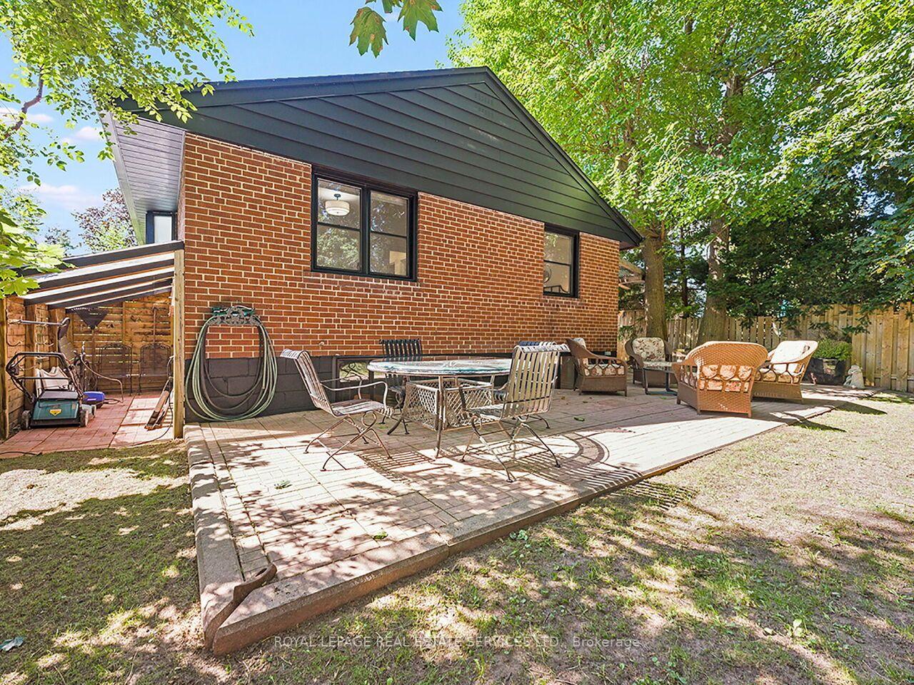 Photo 43 of 35 Fernalroy Boulevard, Etobicoke, Stonegate-Queensway — HOMEH