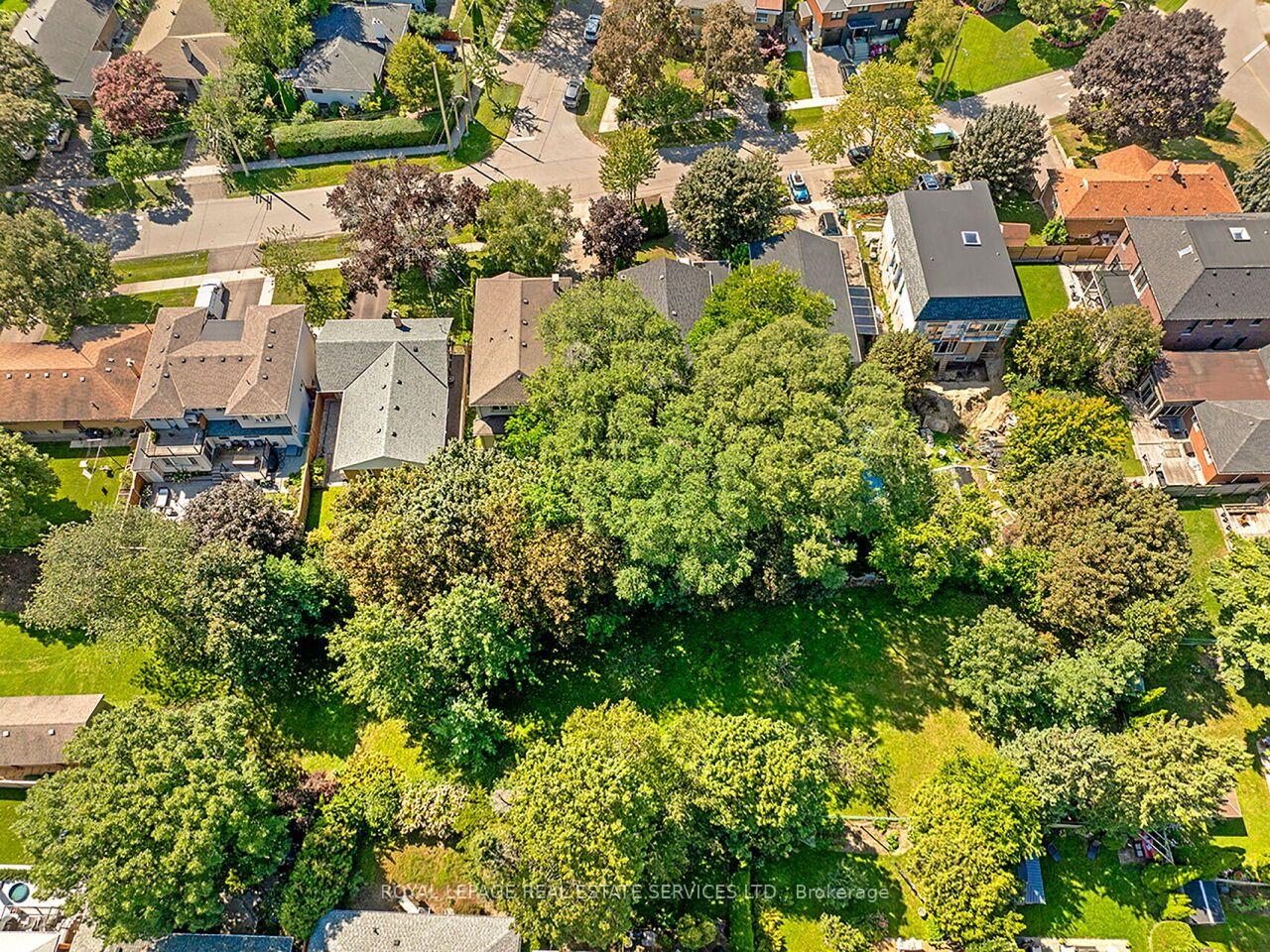 Photo 50 of 35 Fernalroy Boulevard, Etobicoke, Stonegate-Queensway — HOMEH