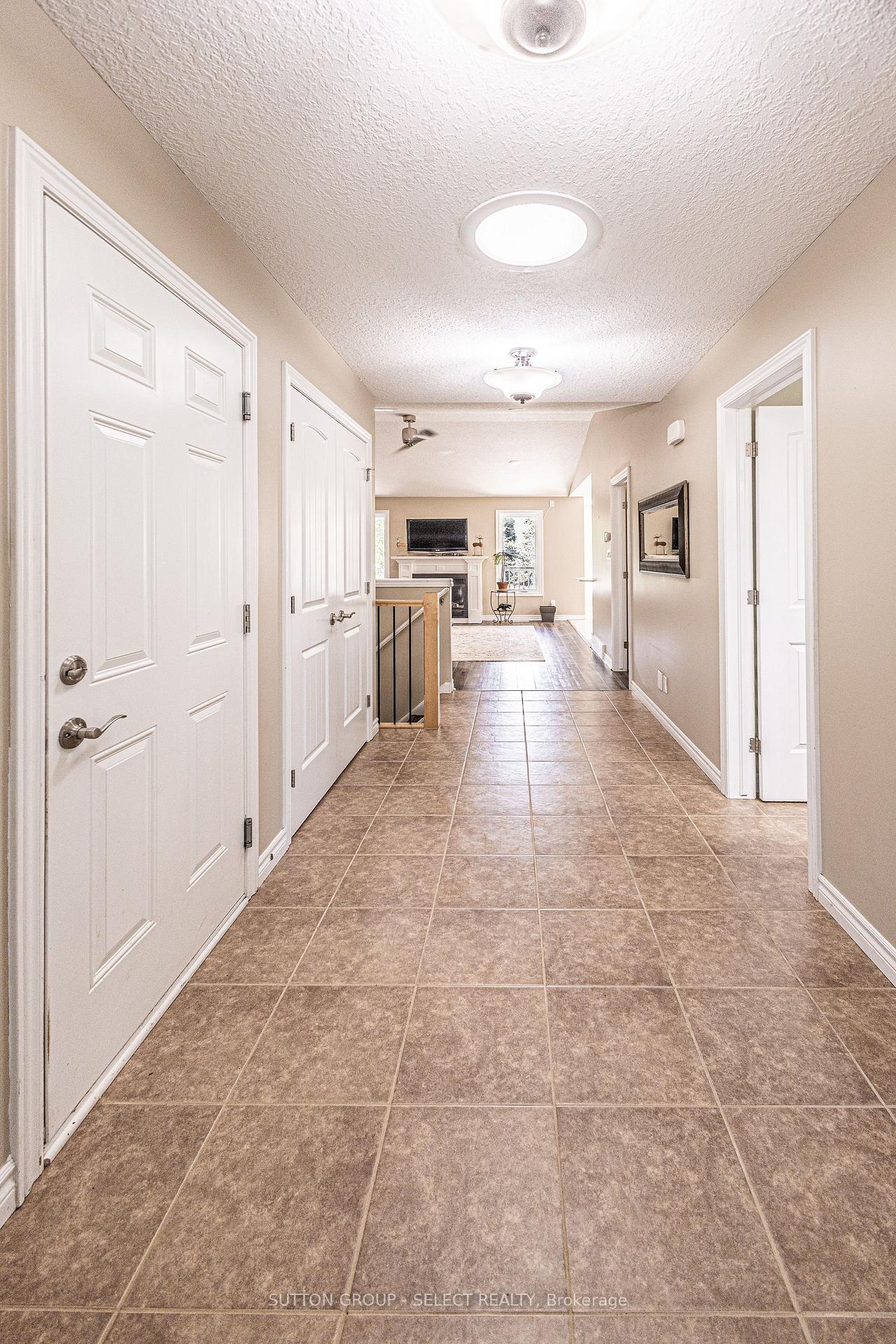 Photo 5 of 24 Brooker Trail, Thames Centre, Thorndale — HOMEH