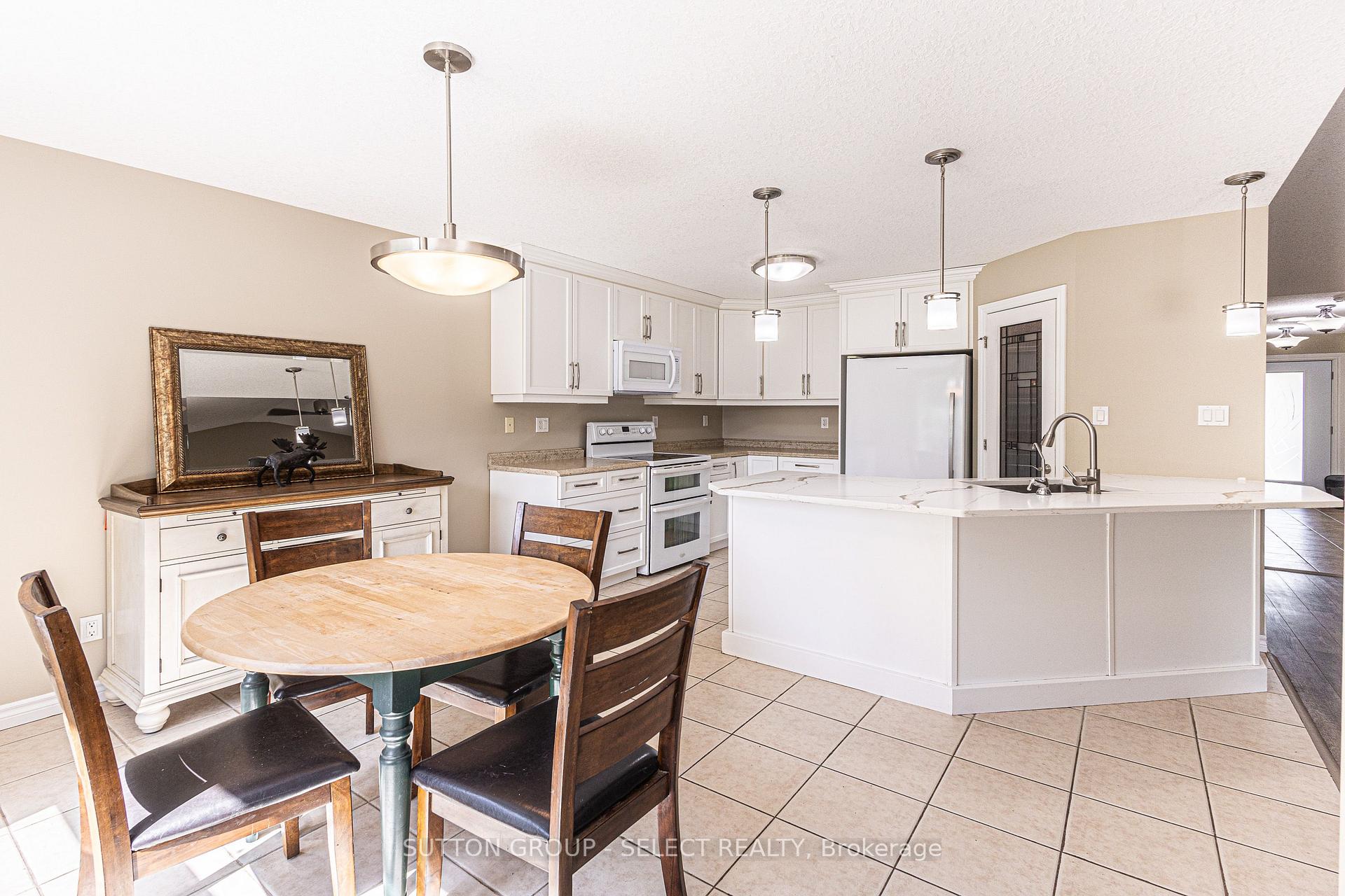 Photo 16 of 24 Brooker Trail, Thames Centre, Thorndale — HOMEH