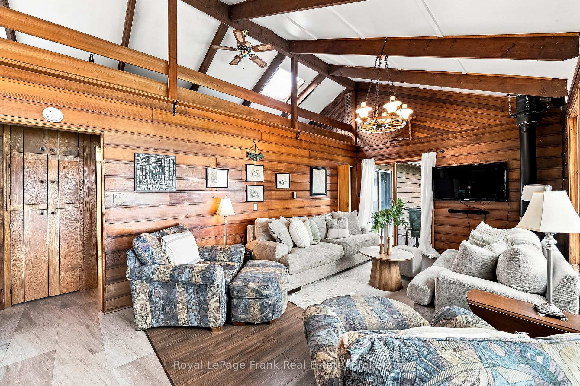 Photo 16 of 131 Ball Point Road, Kawartha Lakes, Little Britain — HOMEH