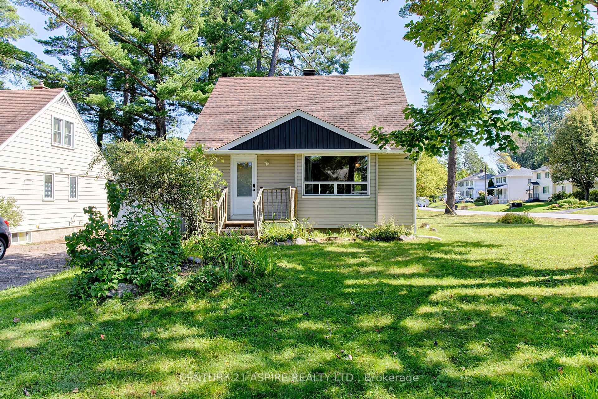 Photo 3 of 2 Thomson Crescent, Deep River, Deep River — HOMEH