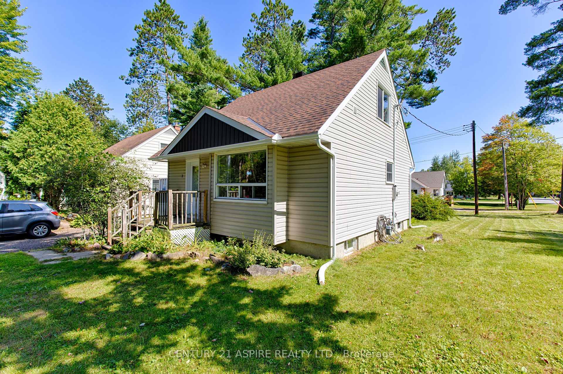Photo 4 of 2 Thomson Crescent, Deep River, Deep River — HOMEH
