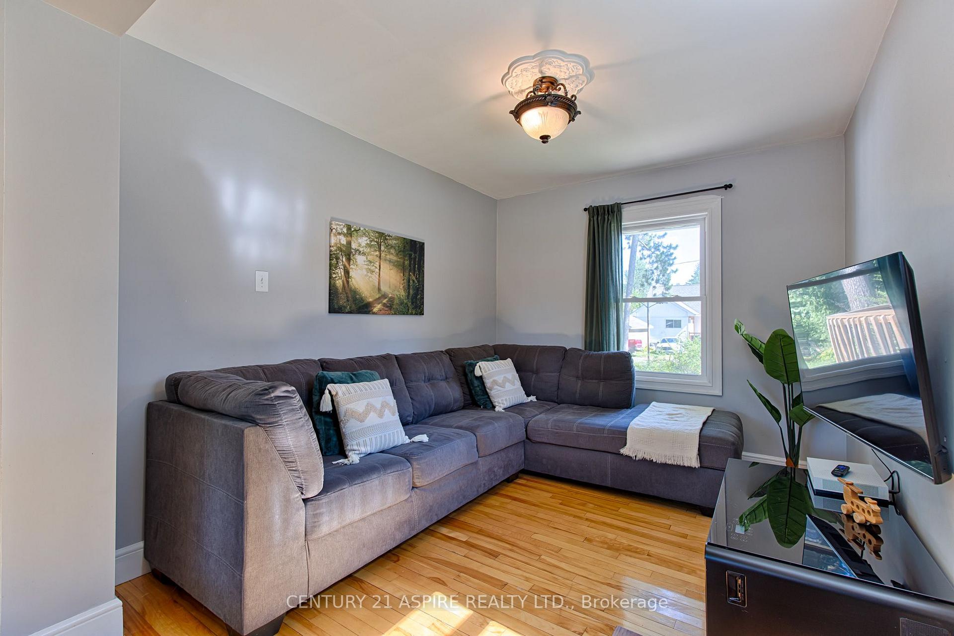 Photo 10 of 2 Thomson Crescent, Deep River, Deep River — HOMEH