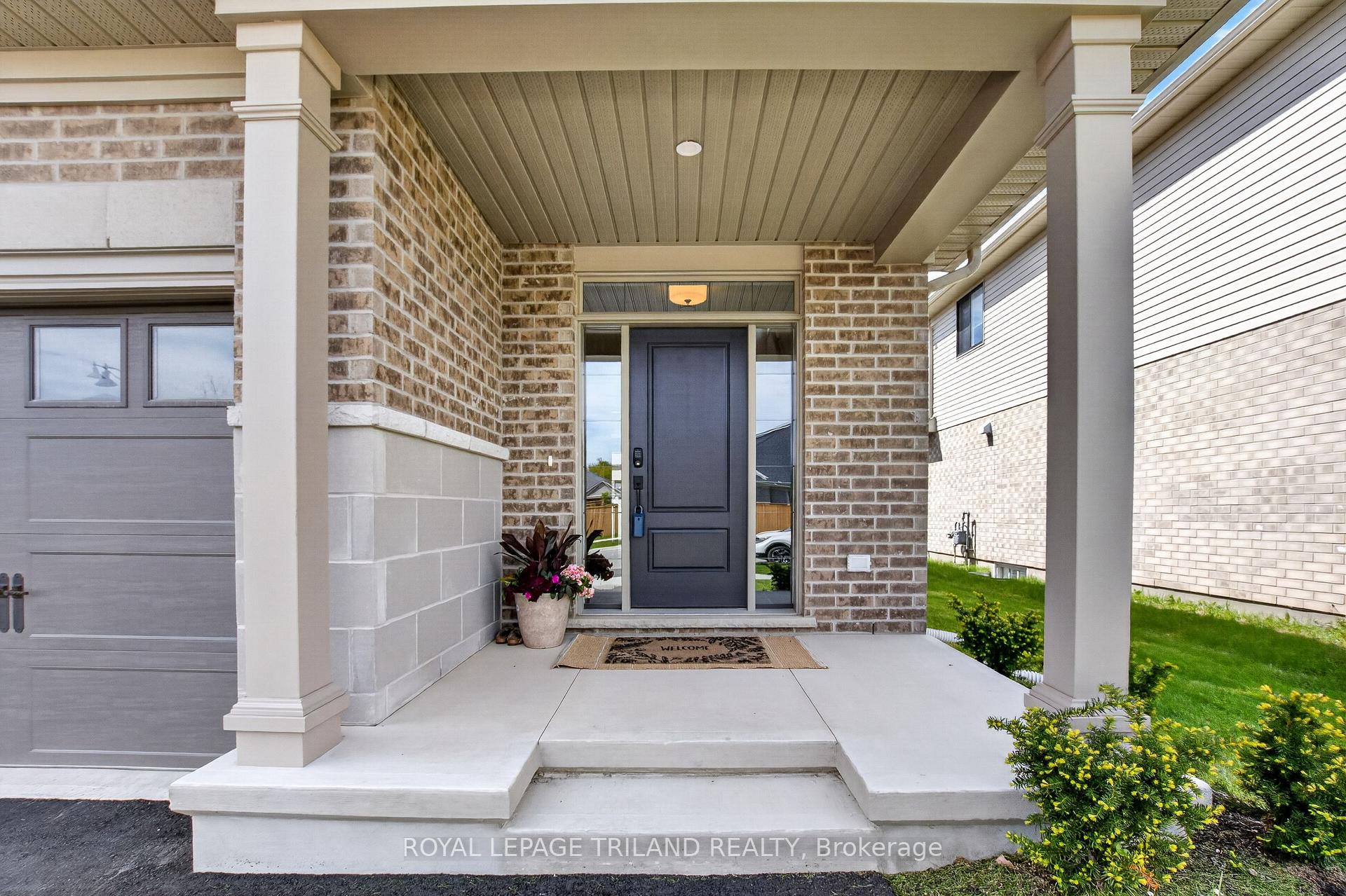 Photo 4 of 102 Cortland Terrace, St. Thomas — HOMEH