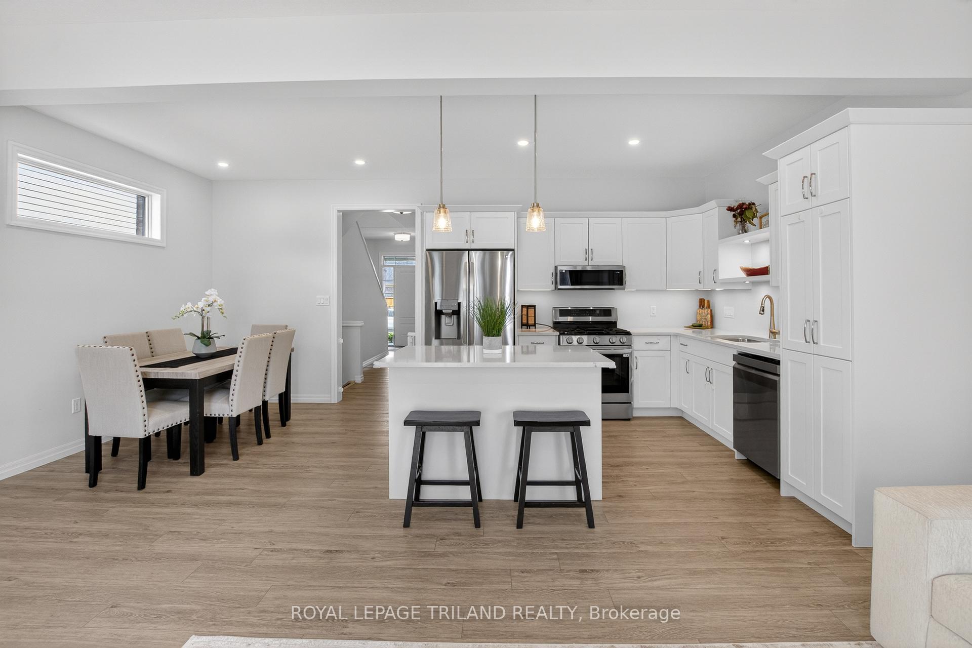 Photo 16 of 102 Cortland Terrace, St. Thomas — HOMEH