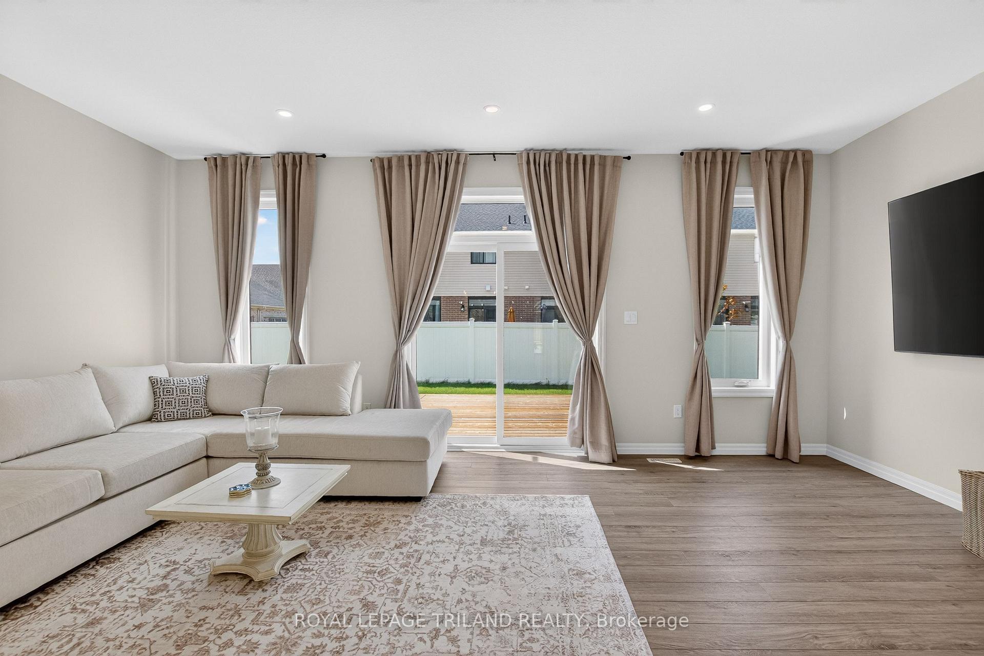 Photo 22 of 102 Cortland Terrace, St. Thomas — HOMEH
