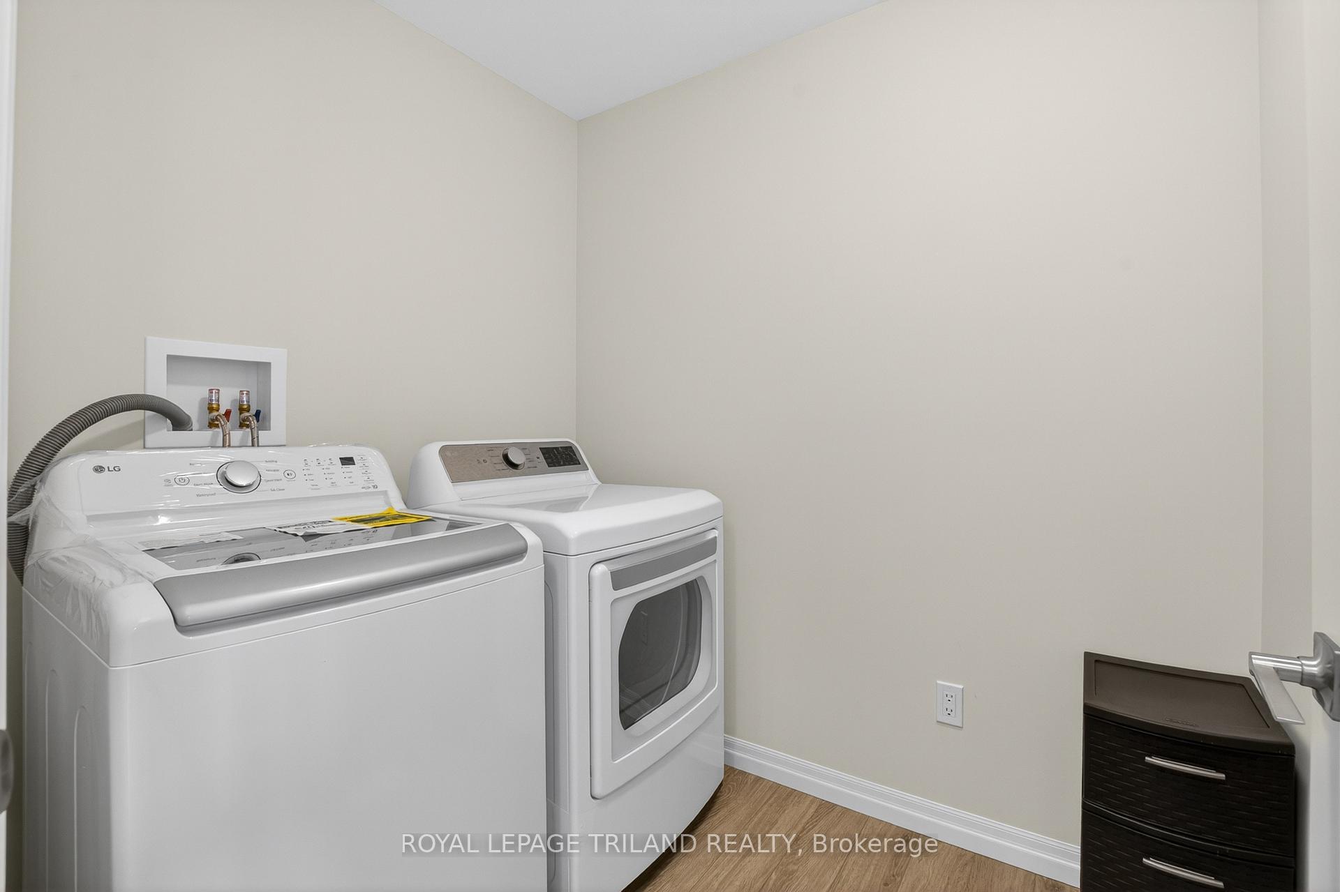 Photo 36 of 102 Cortland Terrace, St. Thomas — HOMEH