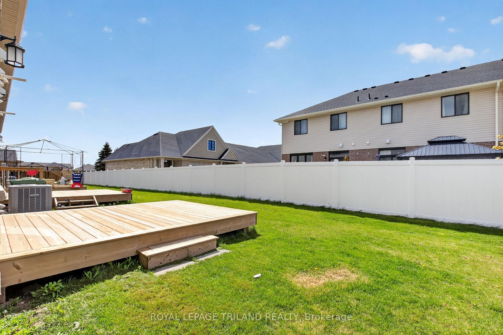 Photo 41 of 102 Cortland Terrace, St. Thomas — HOMEH