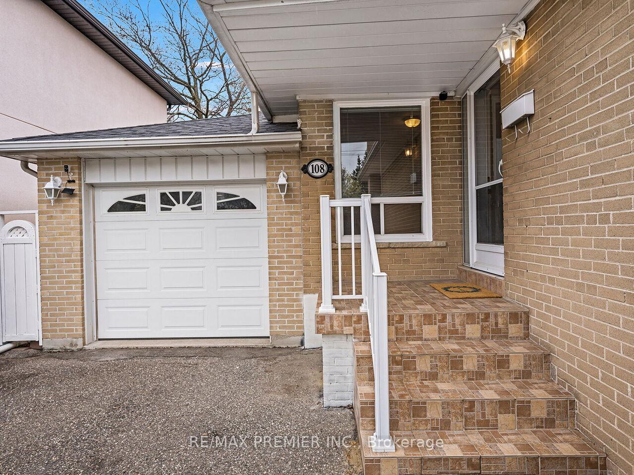 Photo 4 of 108 Thistle Down Boulevard, Etobicoke, Thistletown-Beaumonde Heights — HOMEH