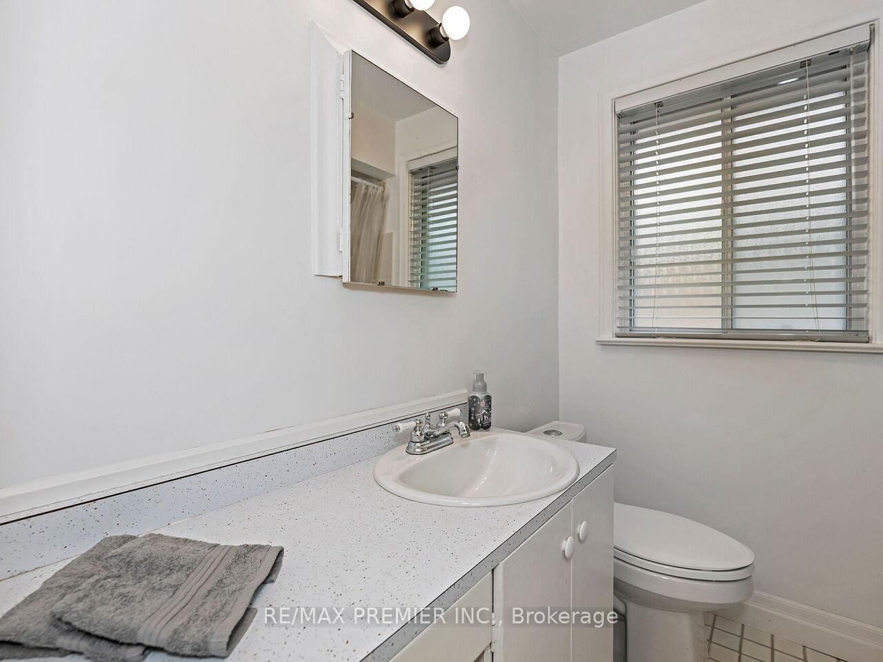 Photo 19 of 108 Thistle Down Boulevard, Etobicoke, Thistletown-Beaumonde Heights — HOMEH