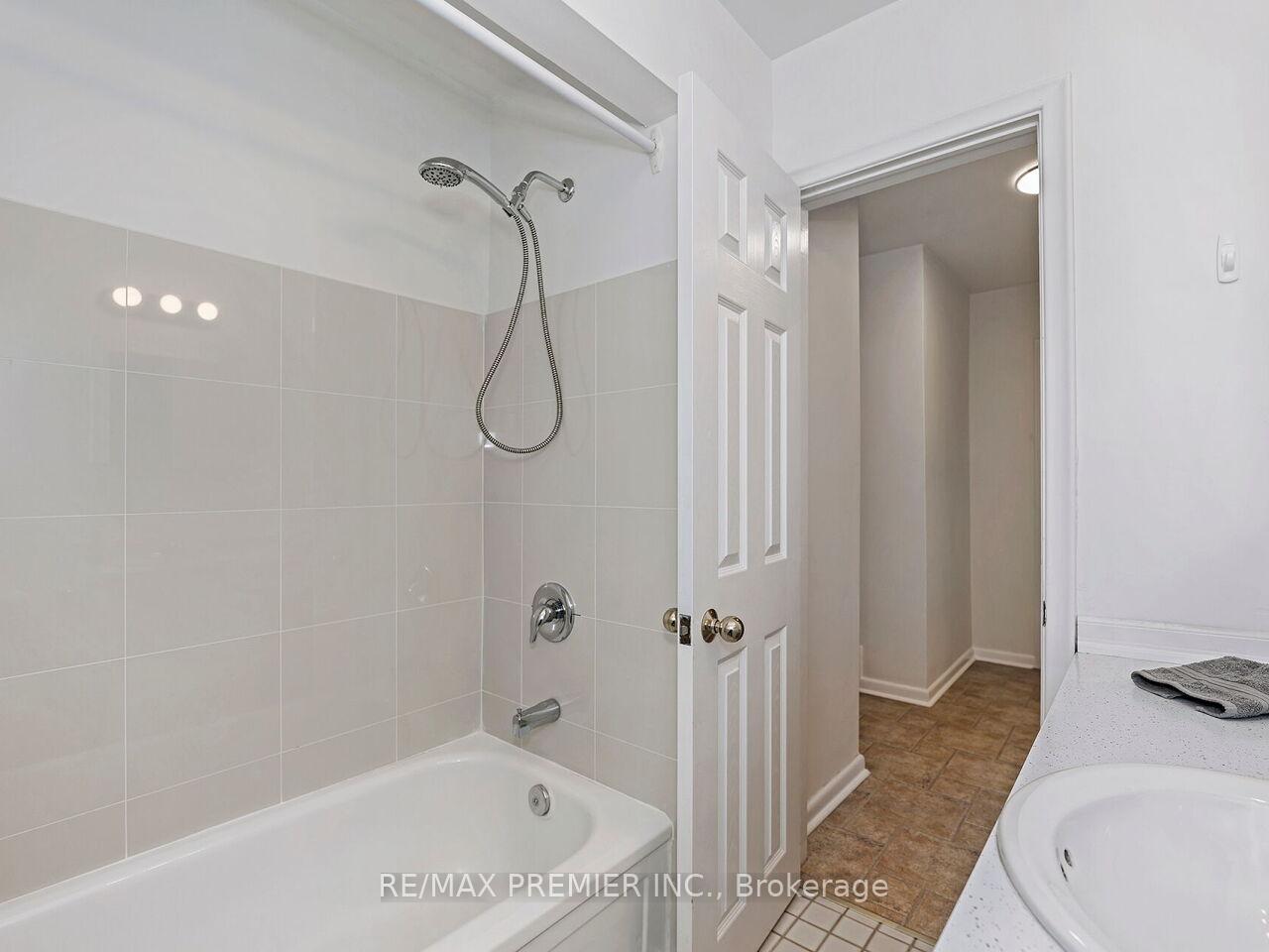 Photo 20 of 108 Thistle Down Boulevard, Etobicoke, Thistletown-Beaumonde Heights — HOMEH