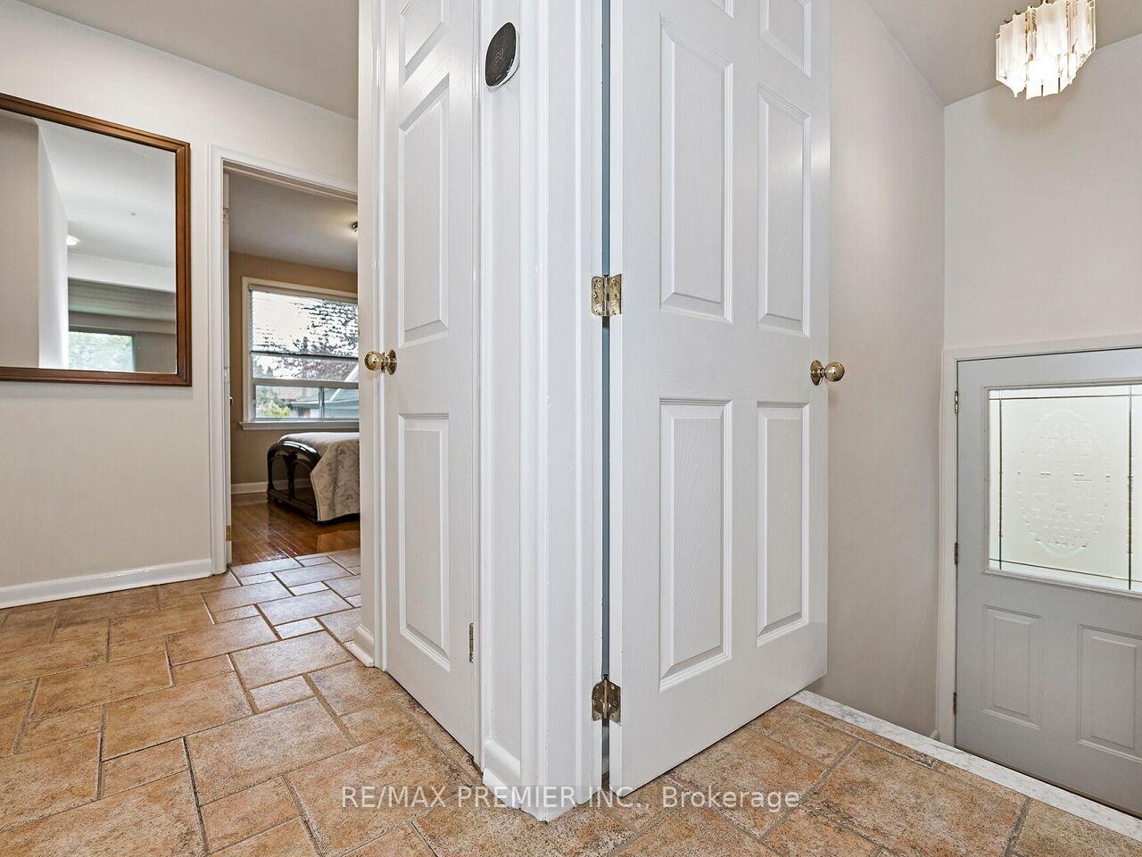 Photo 26 of 108 Thistle Down Boulevard, Etobicoke, Thistletown-Beaumonde Heights — HOMEH