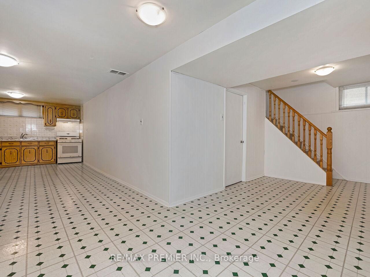 Photo 27 of 108 Thistle Down Boulevard, Etobicoke, Thistletown-Beaumonde Heights — HOMEH