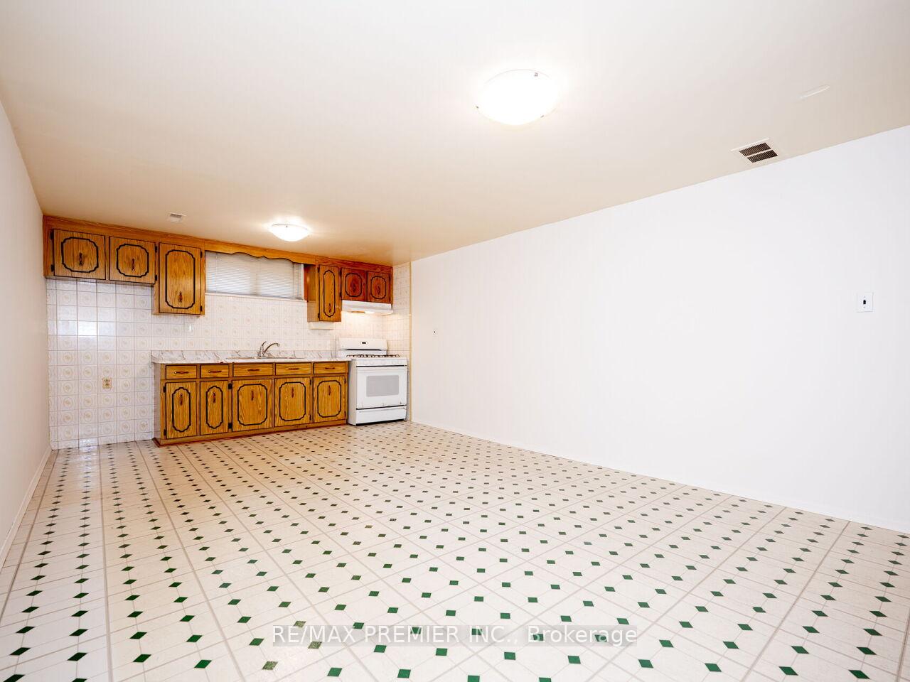 Photo 28 of 108 Thistle Down Boulevard, Etobicoke, Thistletown-Beaumonde Heights — HOMEH